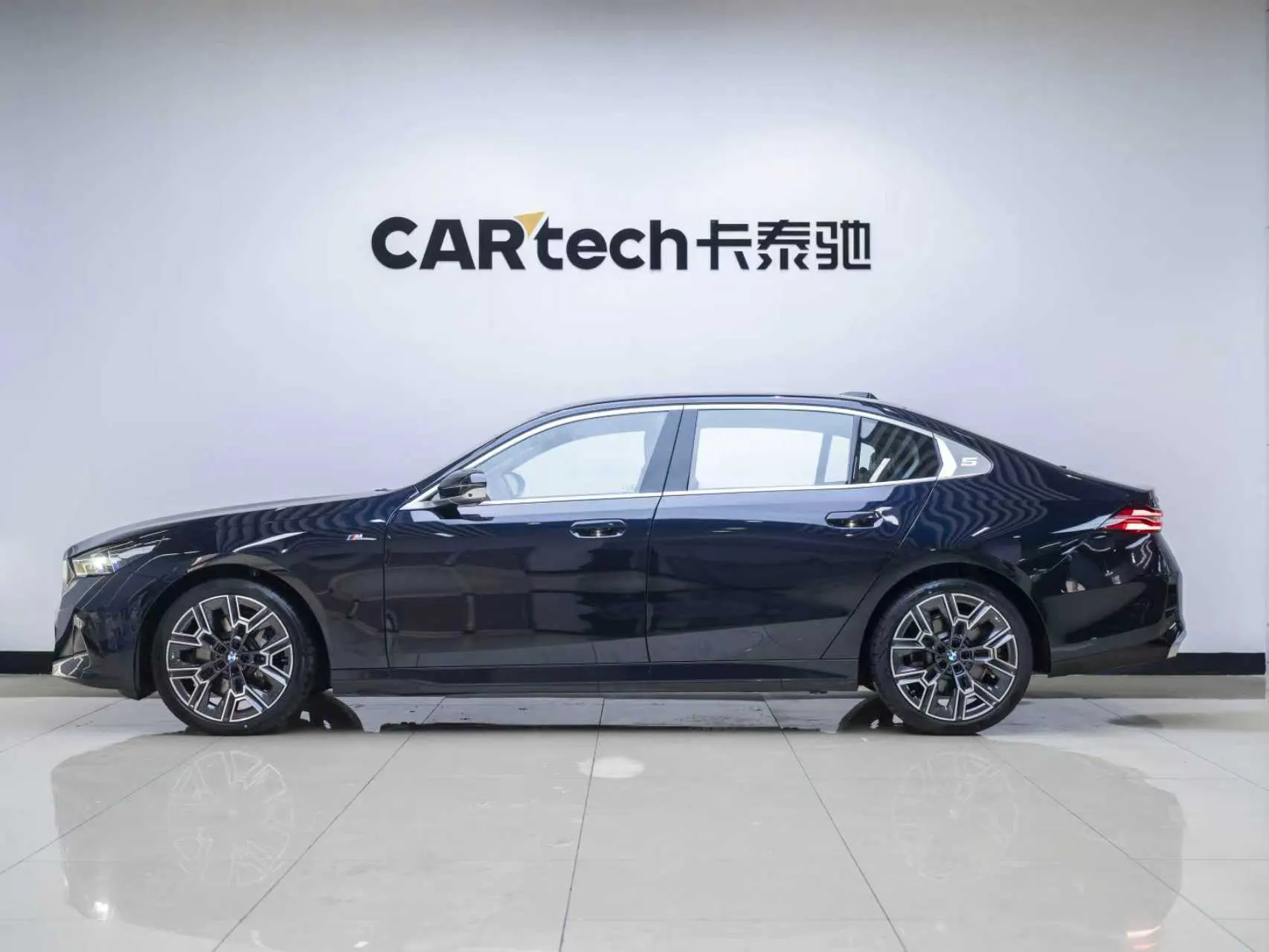 BMW 530Li, 2025 все фото