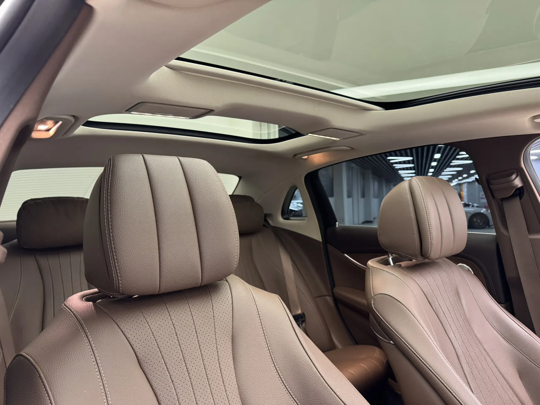 Mercedes-Benz E 300 L, 2019 15