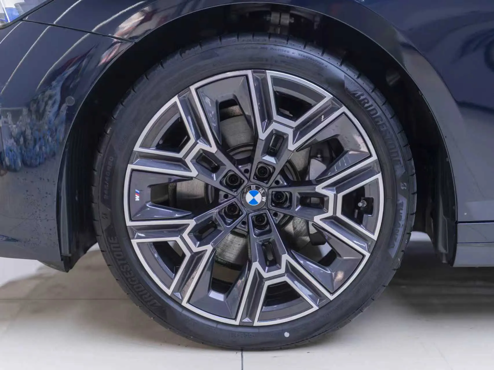 BMW 530Li, 2025 7