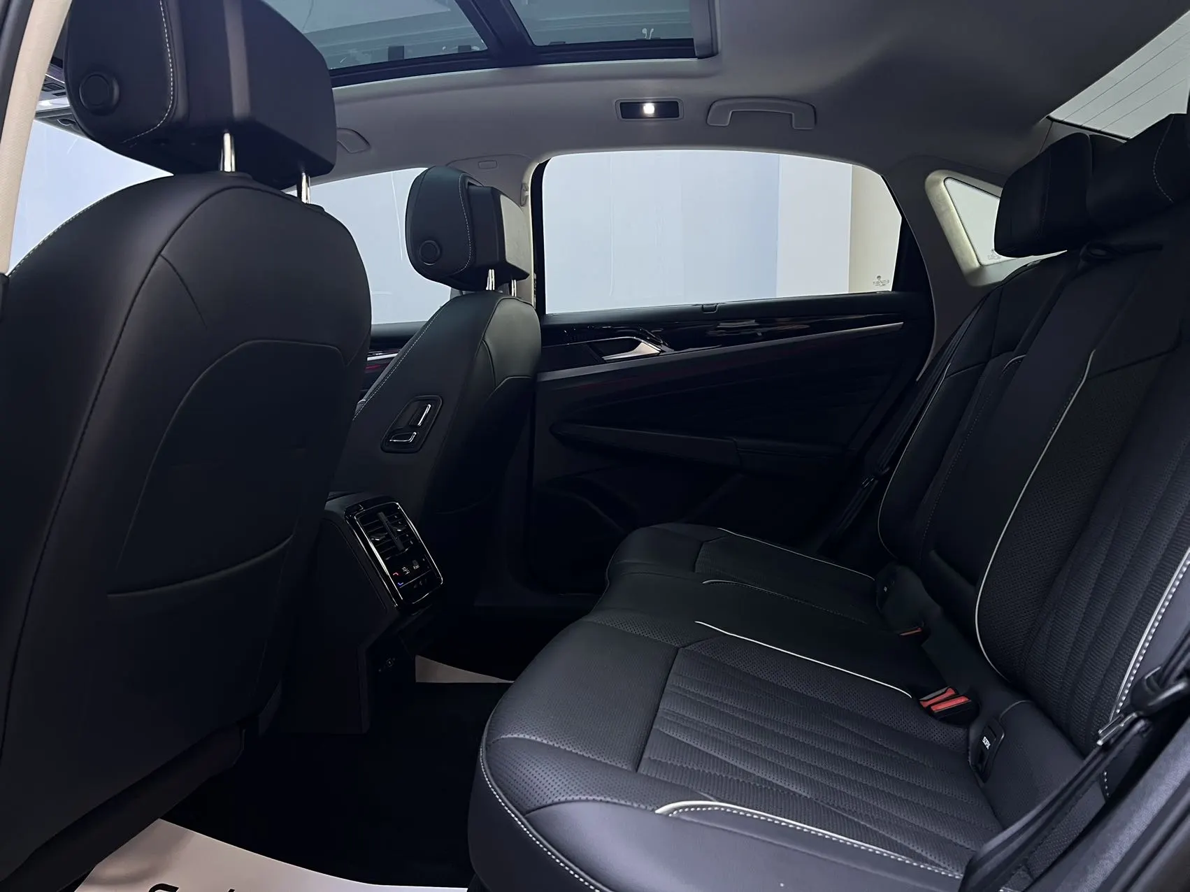 Volkswagen Passat, 2022 18