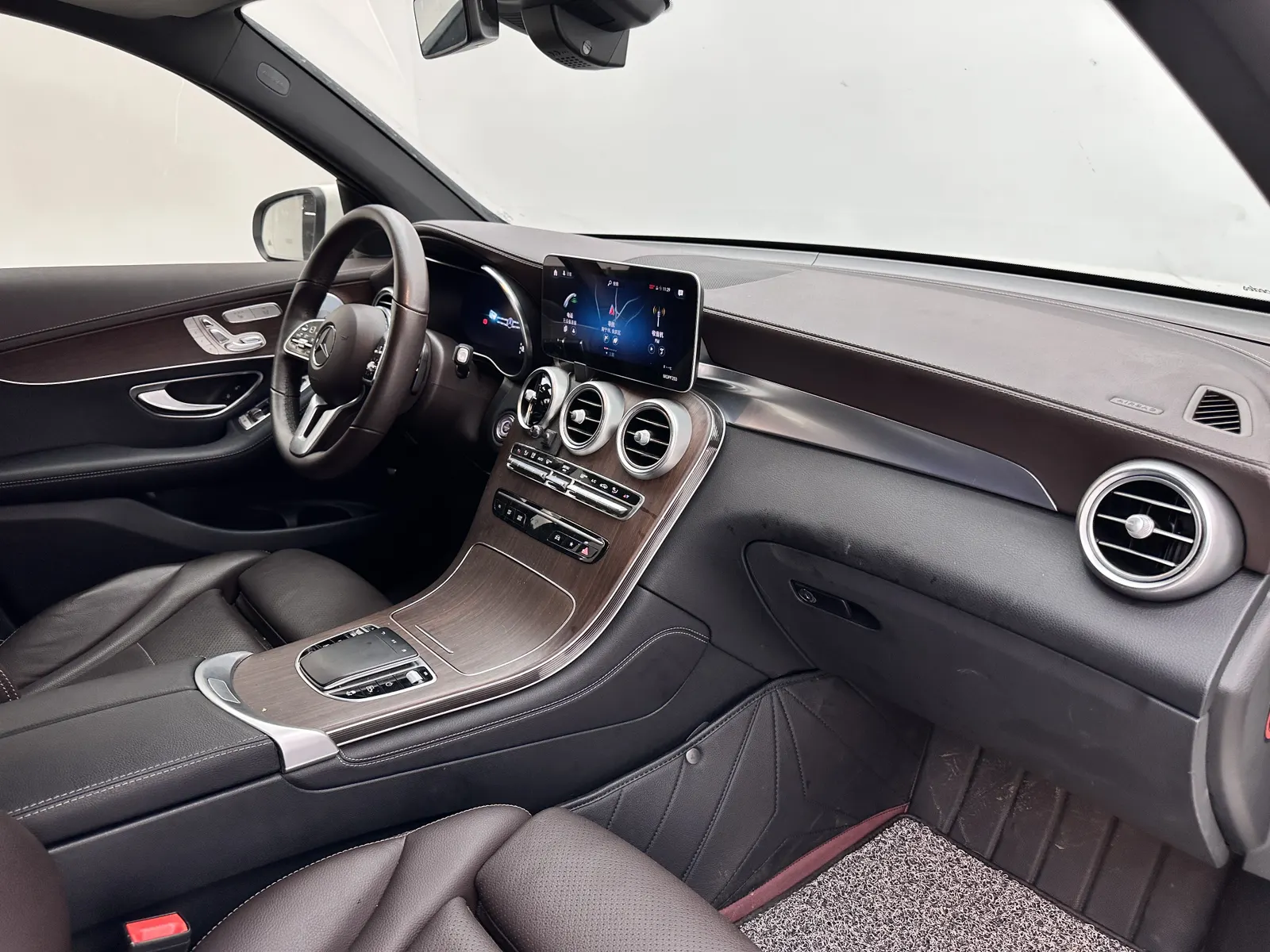 Mercedes-Benz GLC 300 L, 2020 11