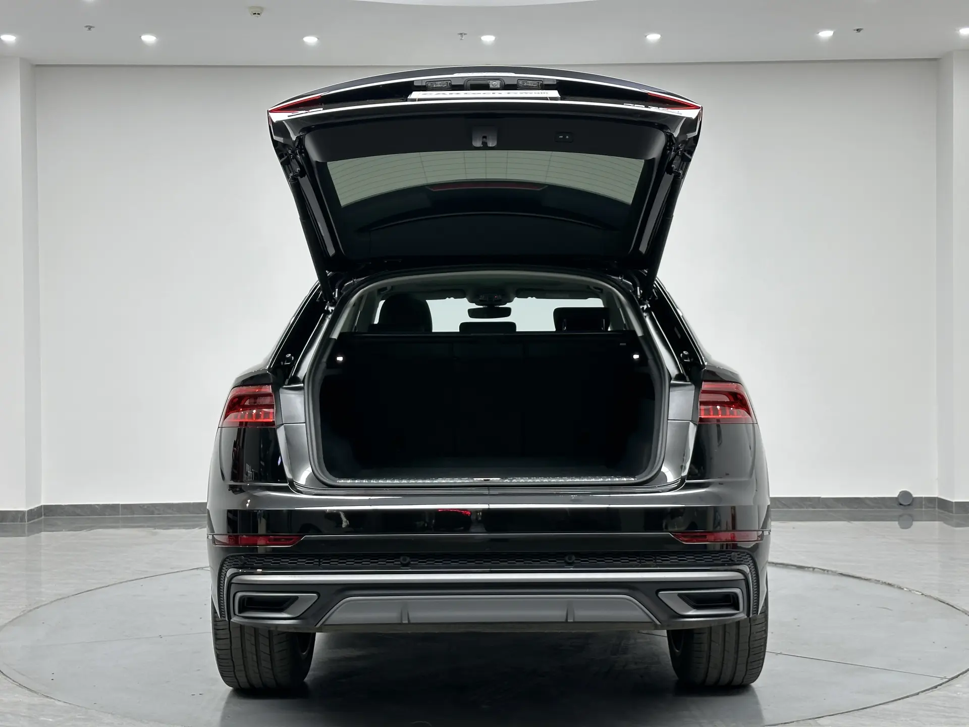 Audi Q8 45 TFSI, 2023 36