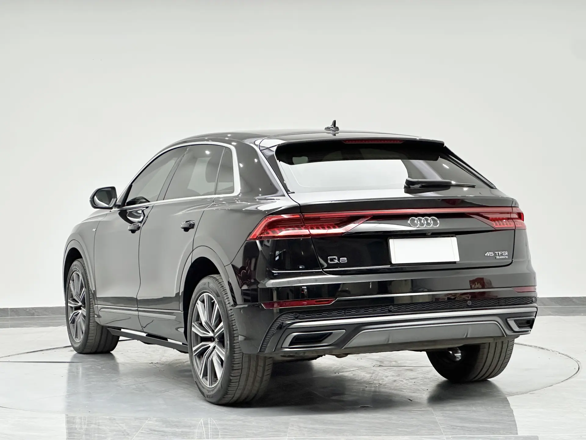 Audi Q8 45 TFSI, 2023 14
