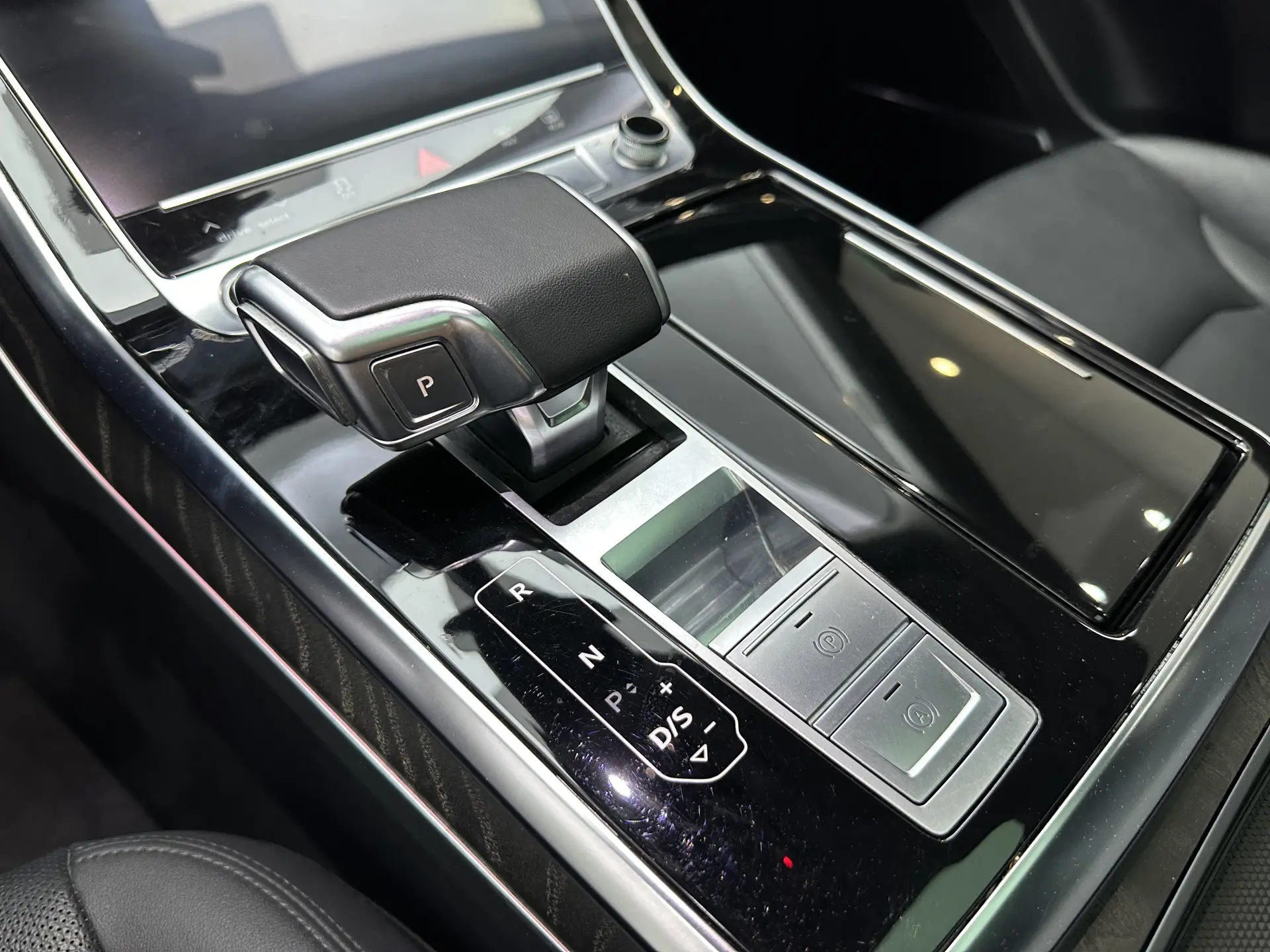 Audi Q8 45 TFSI, 2023 24