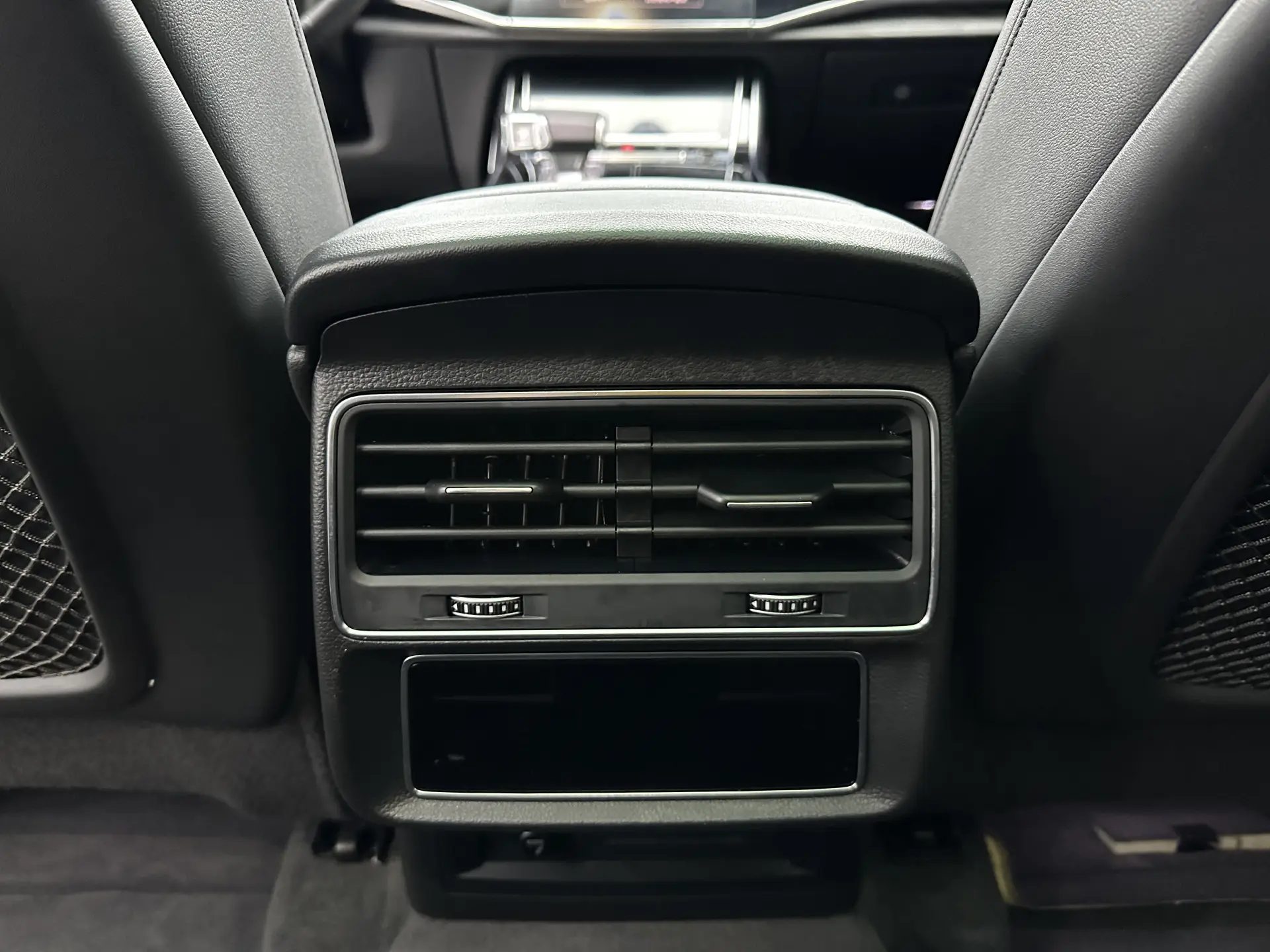 Audi Q8 45 TFSI, 2023 25