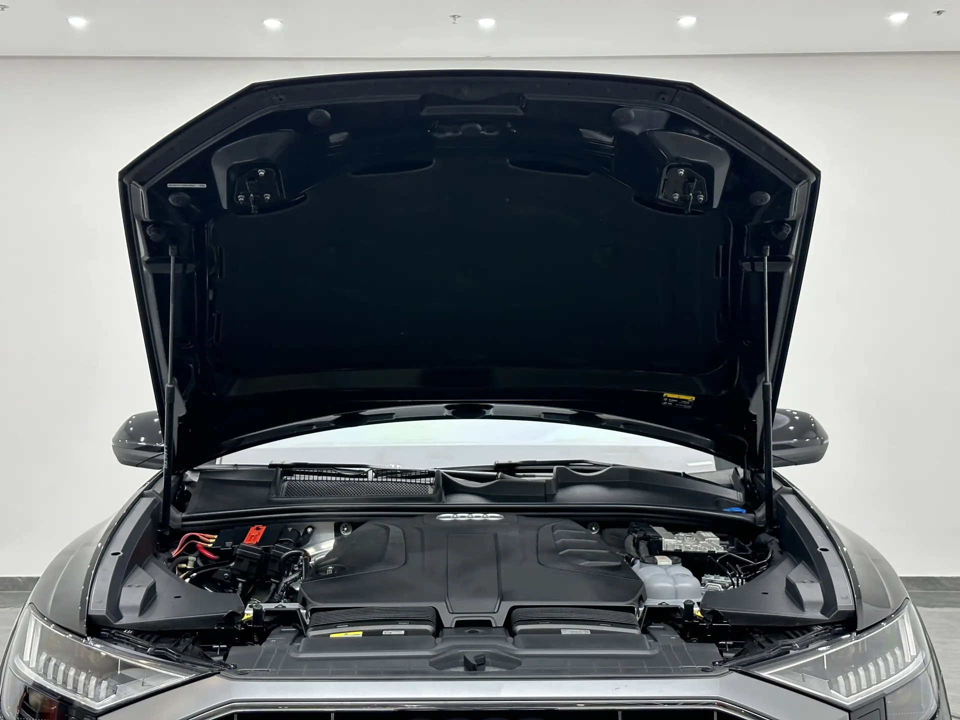 Audi Q8 45 TFSI, 2023 35