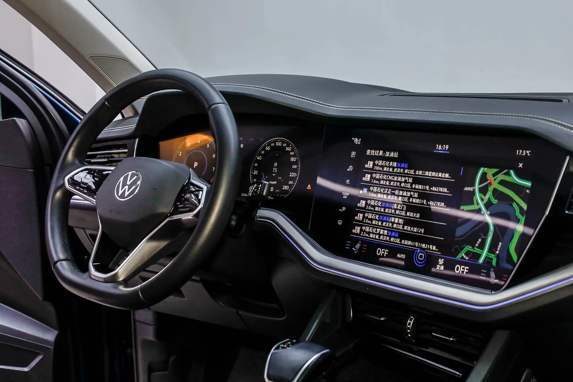 Volkswagen Touareg, 2023 31