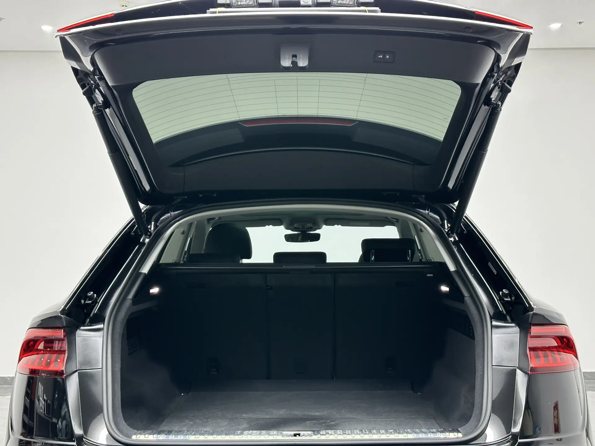 Audi Q8 45 TFSI, 2023 37