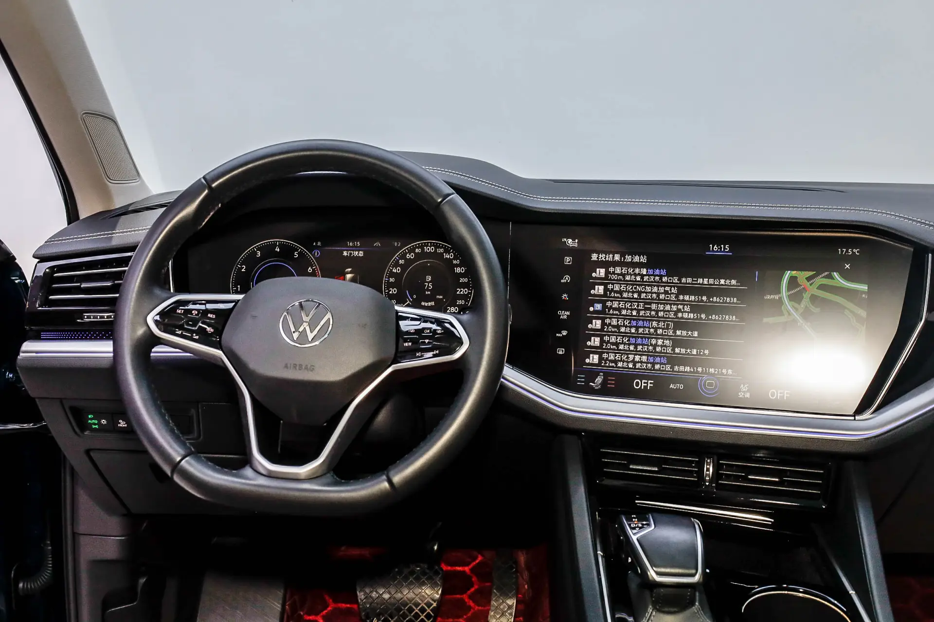 Volkswagen Touareg, 2023 33