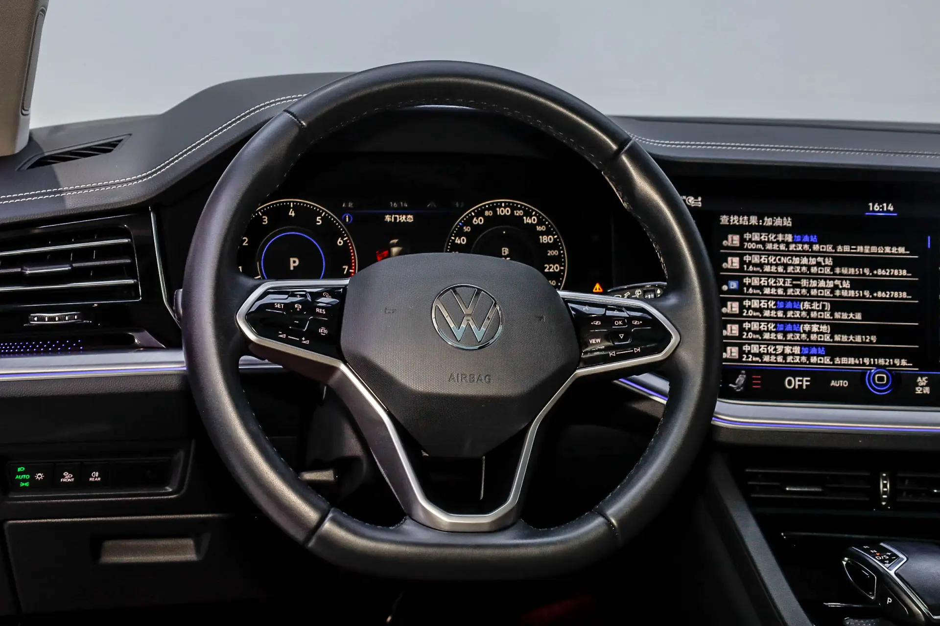 Volkswagen Touareg, 2023 13