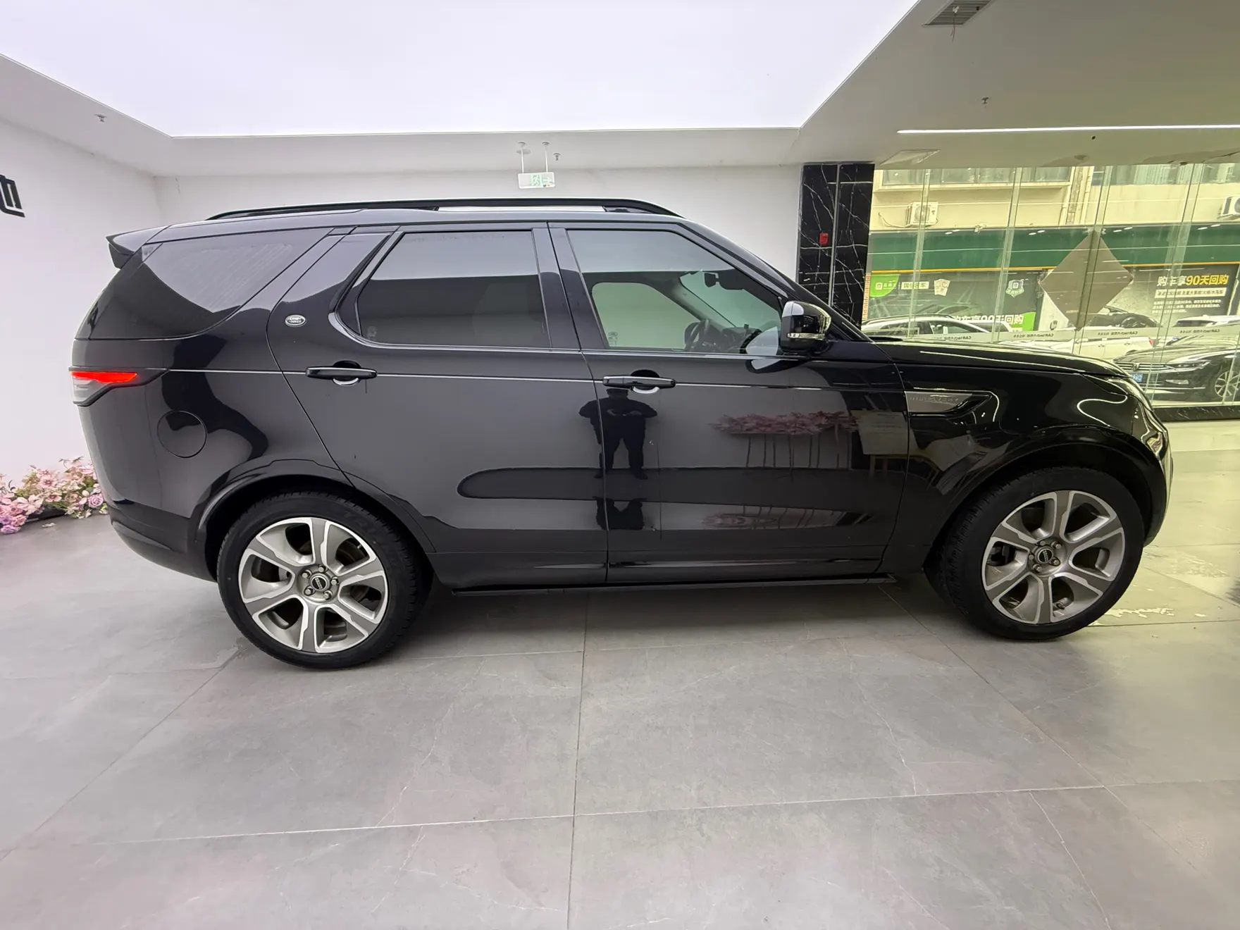Land Rover Discovery, 2019 4