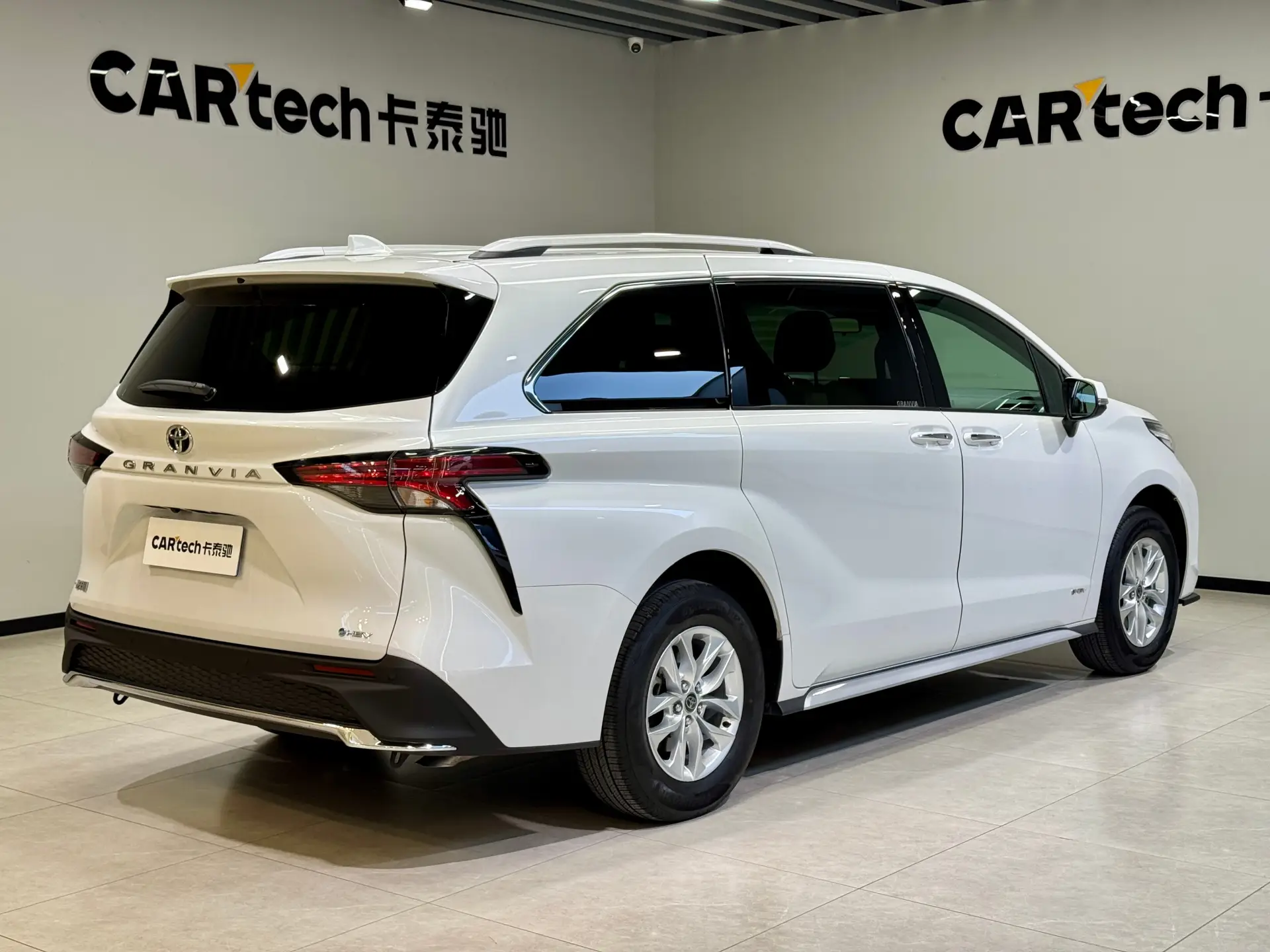 Toyota Granvia, 2025 6