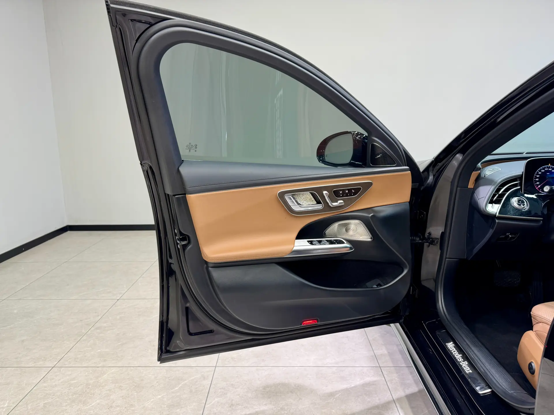 Mercedes-Benz E 300 L, 2024 12