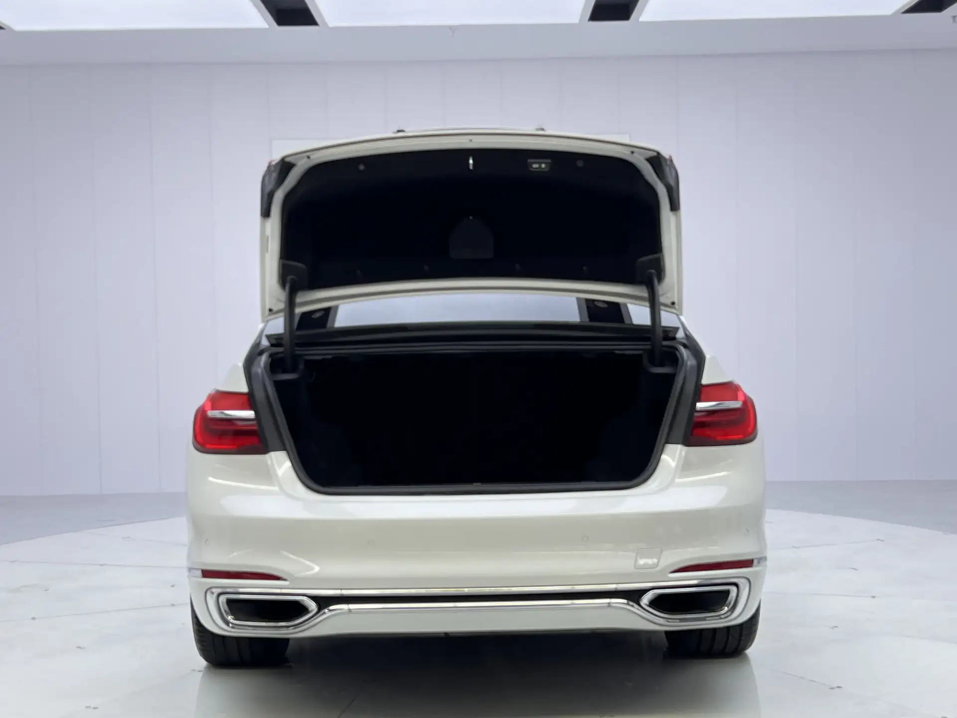 BMW 740Li, 2018 6