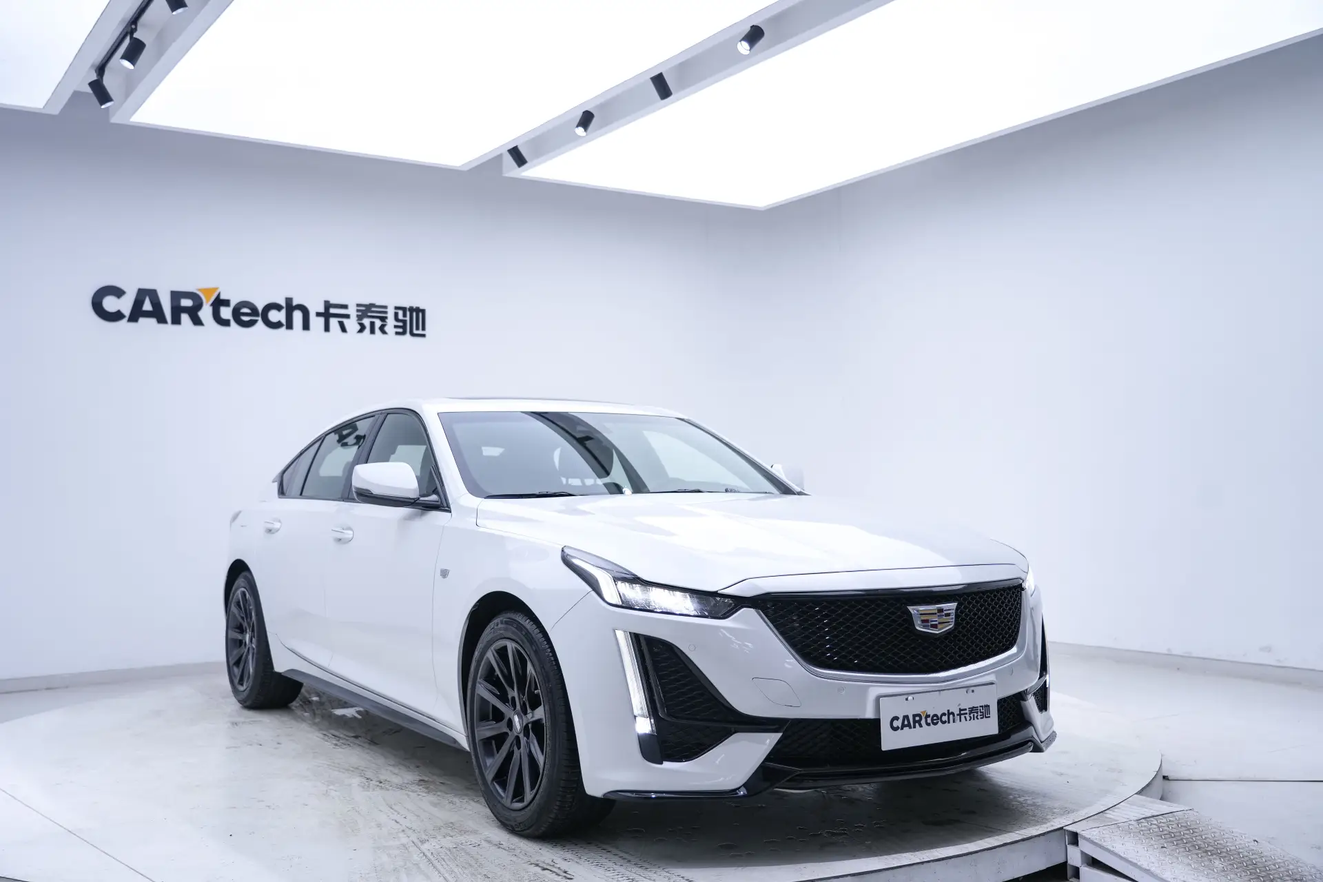 Cadillac CT5, 2023 2