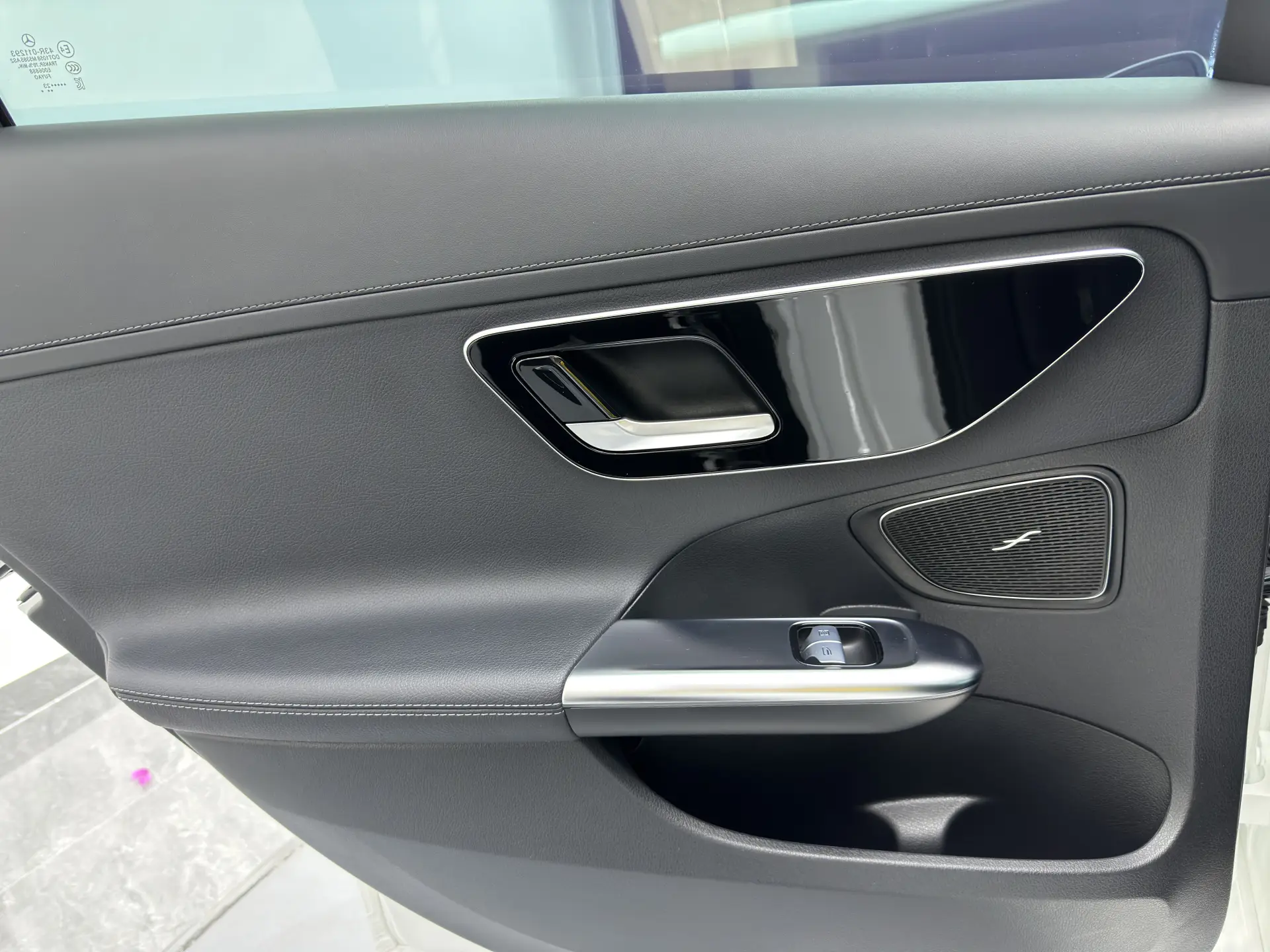 Mercedes-Benz C 260 L, 2024 32