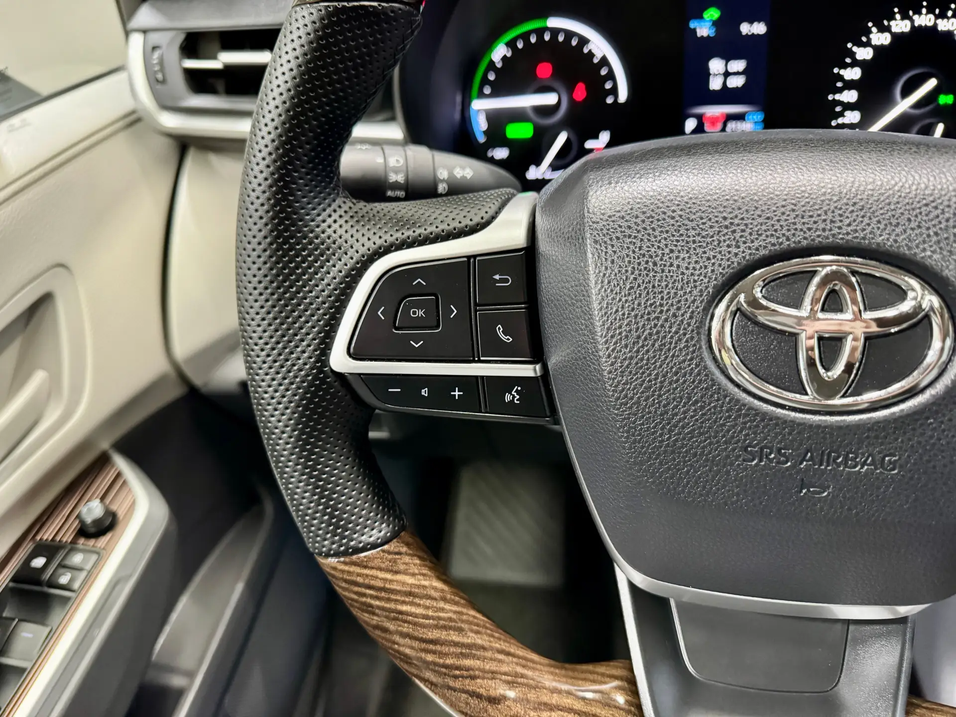 Toyota Granvia, 2025 19