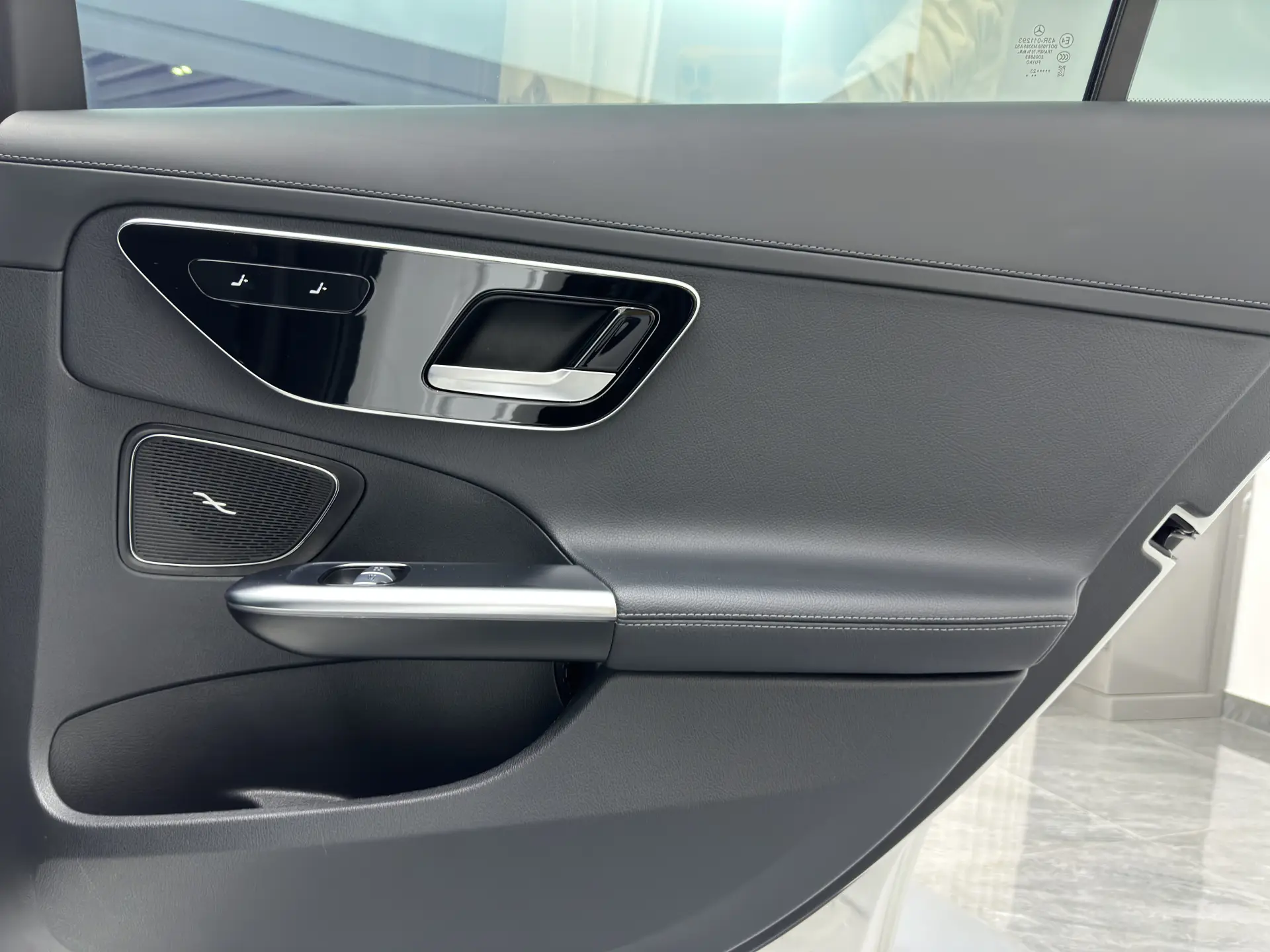 Mercedes-Benz C 260 L, 2024 34