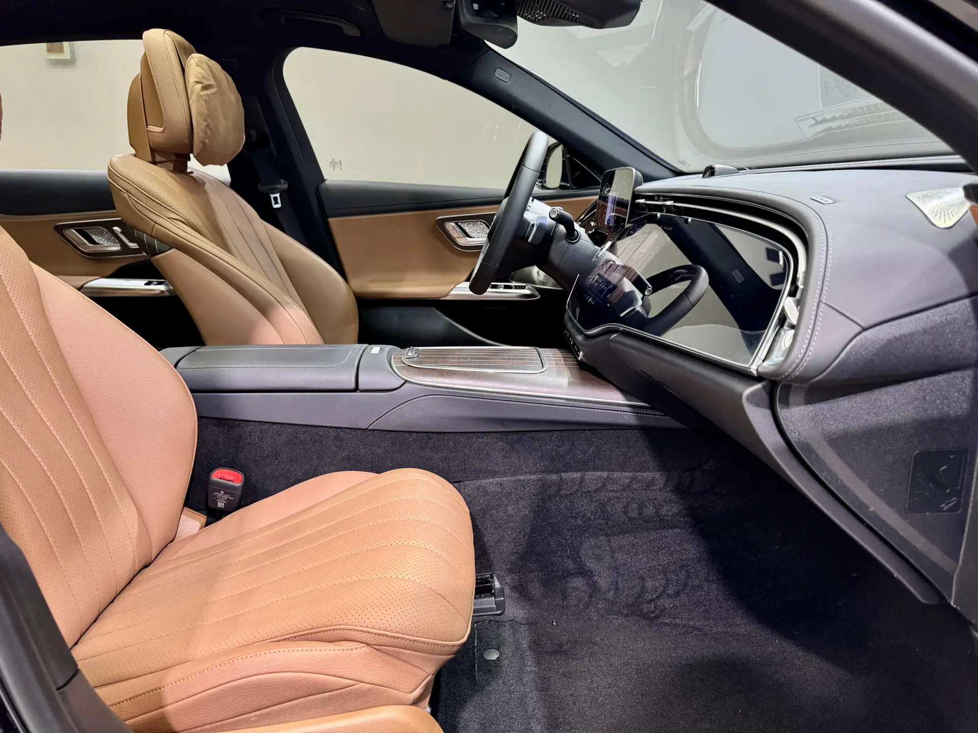 Mercedes-Benz E 300 L, 2024 14