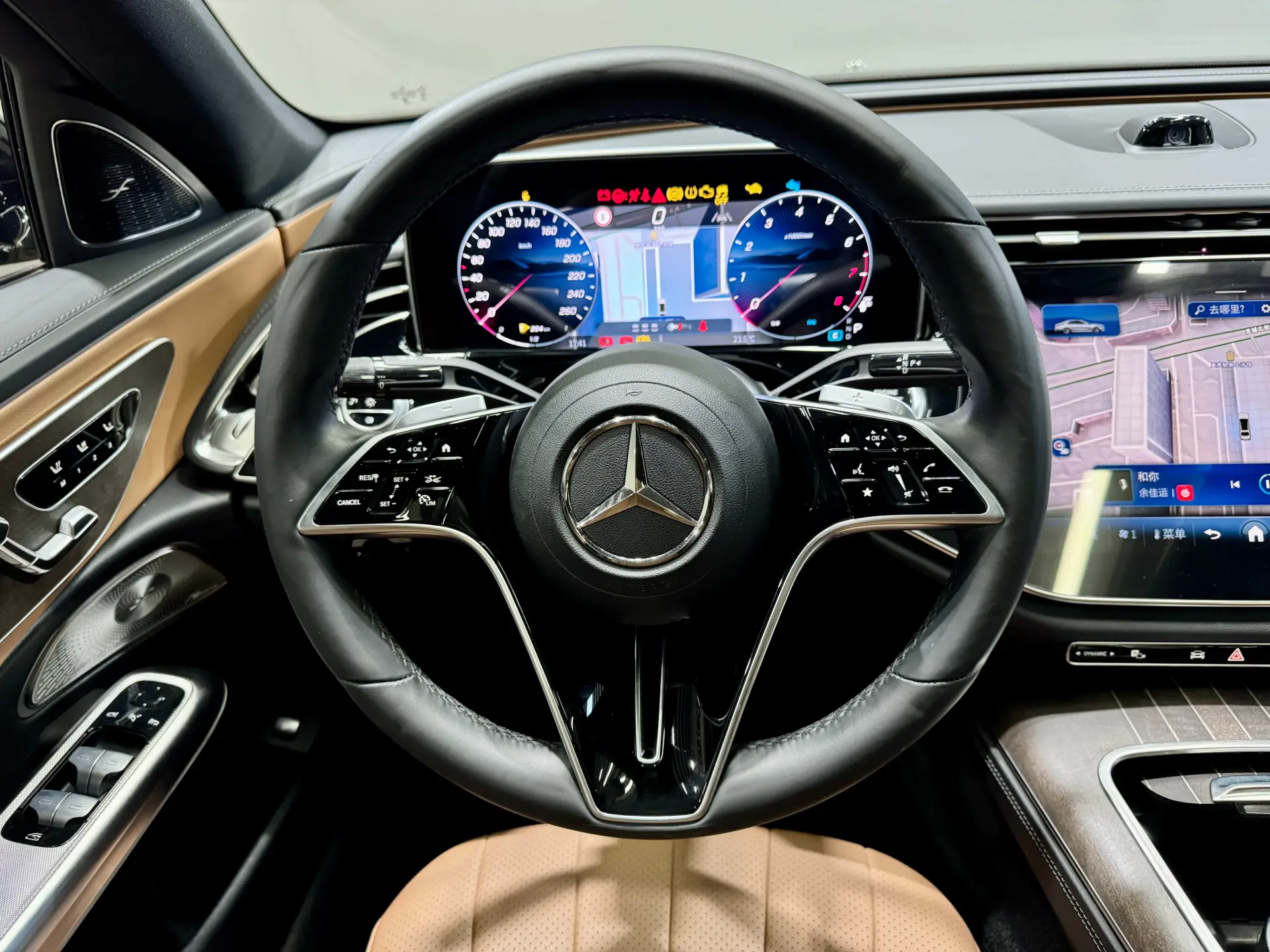 Mercedes-Benz E 300 L, 2024 16