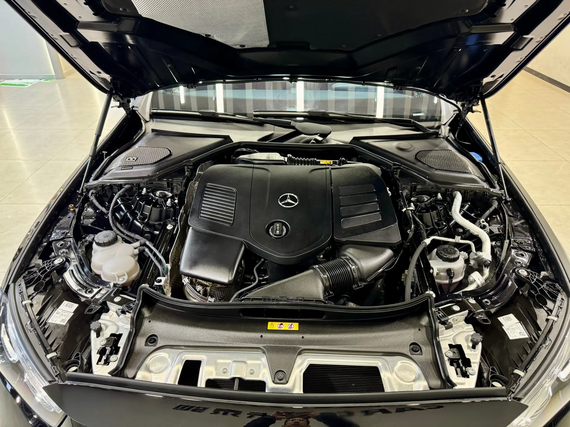 Mercedes-Benz E 300 L, 2024 26