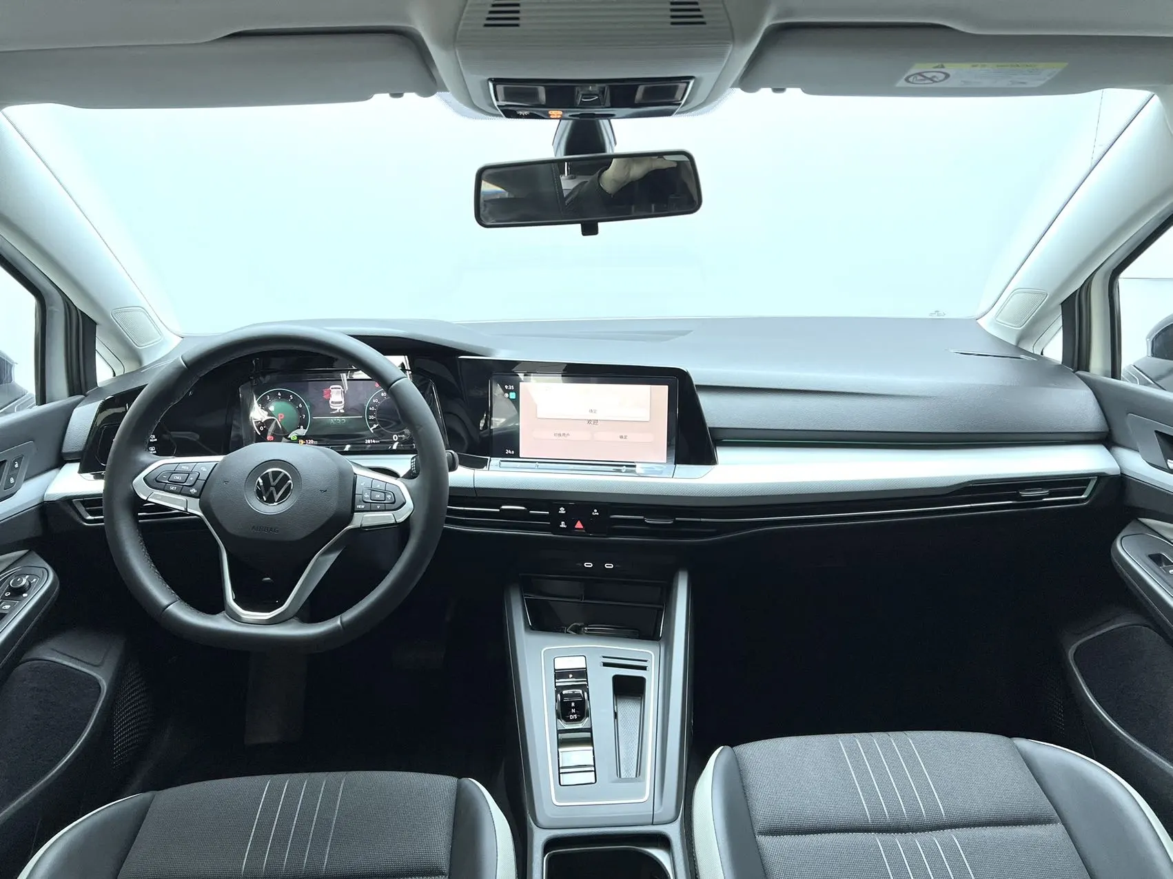 Volkswagen Golf, 2025 13