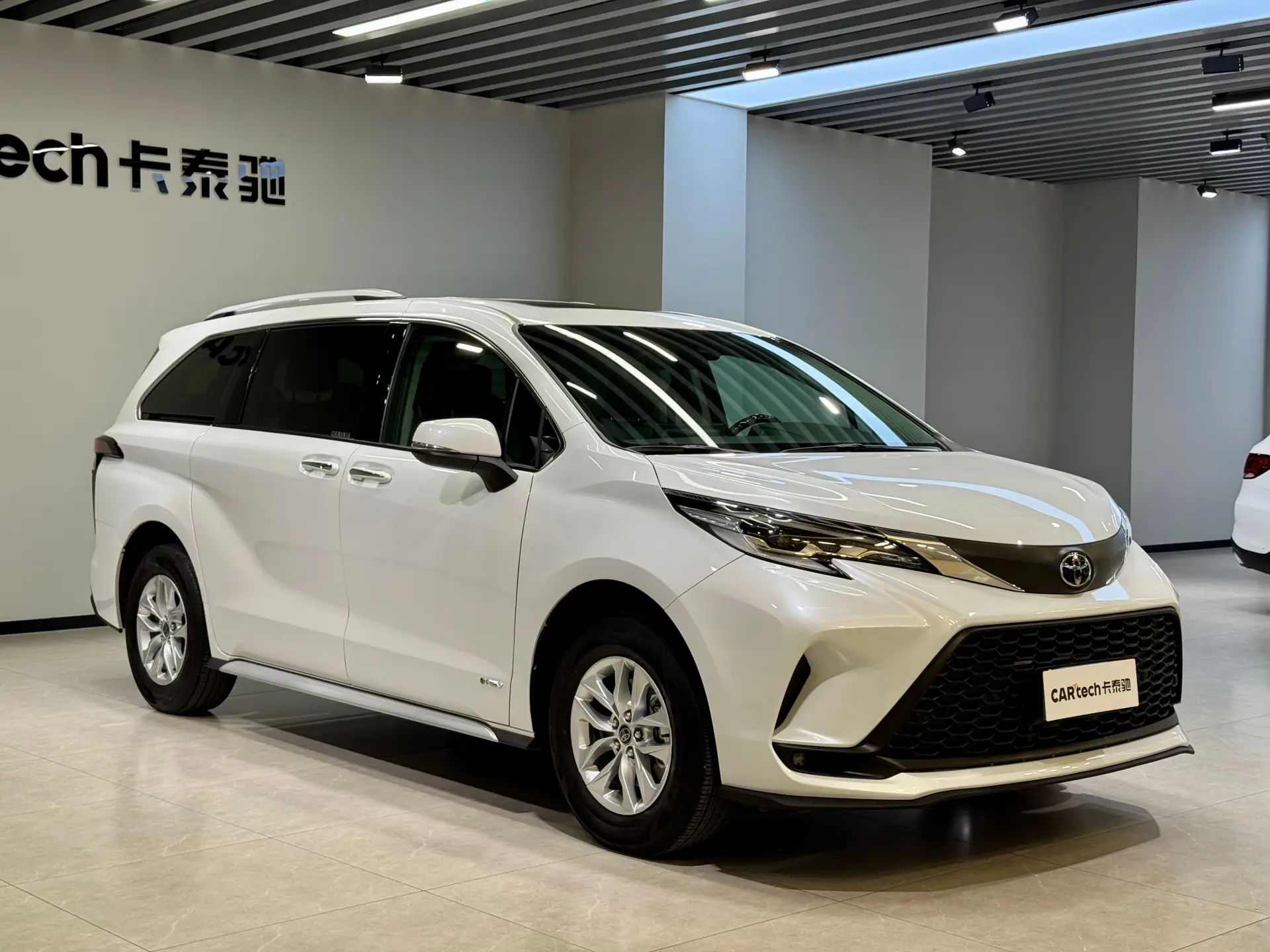 Toyota Granvia, 2025 3