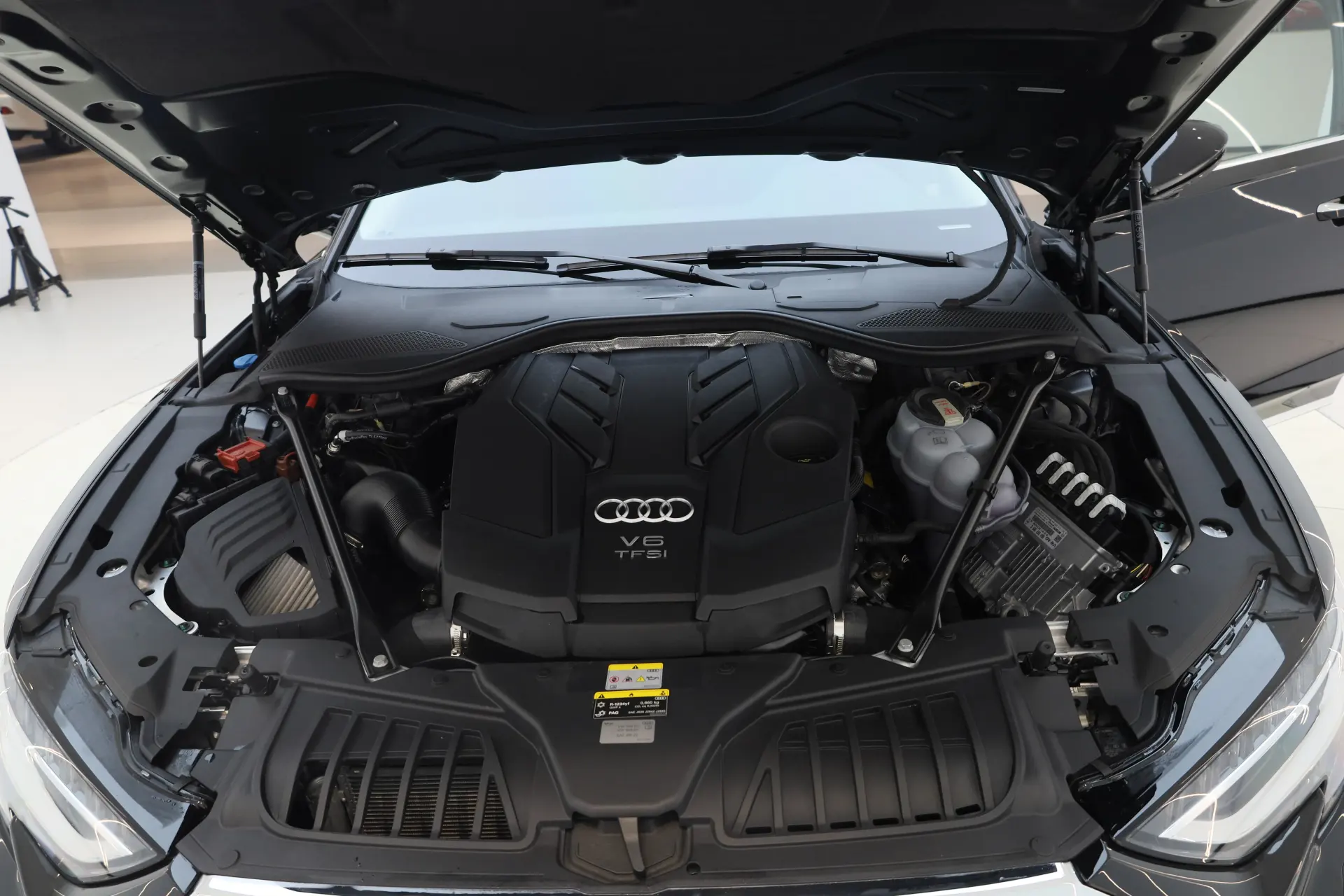 Audi A8L 50 TFSI, 2023 12