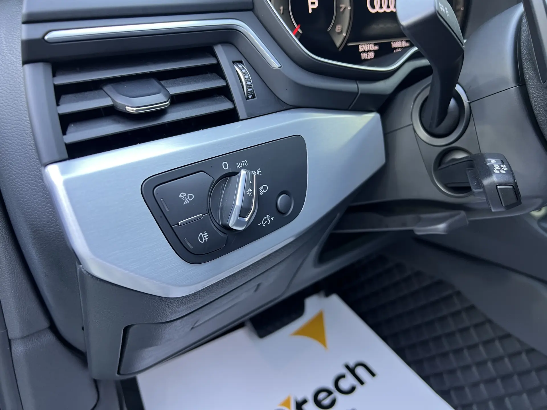 Audi A4L 40 TFSI, 2021 10