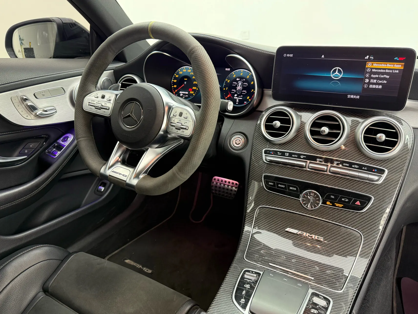 Mercedes-Benz C 63, 2022 24
