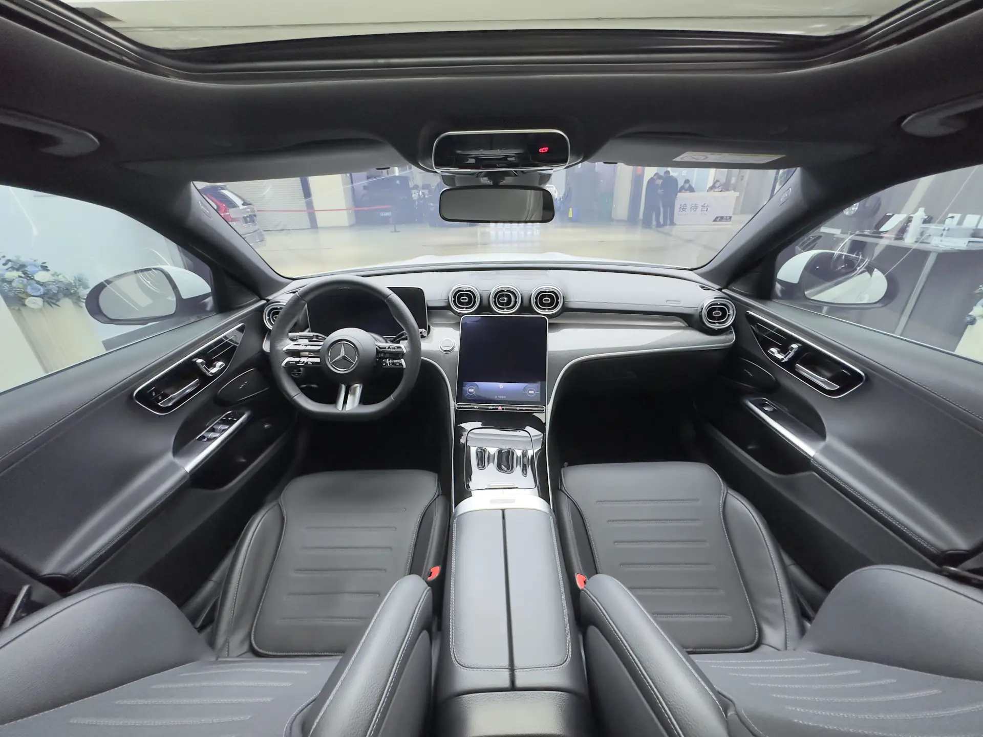 Mercedes-Benz C 260 L, 2024 17