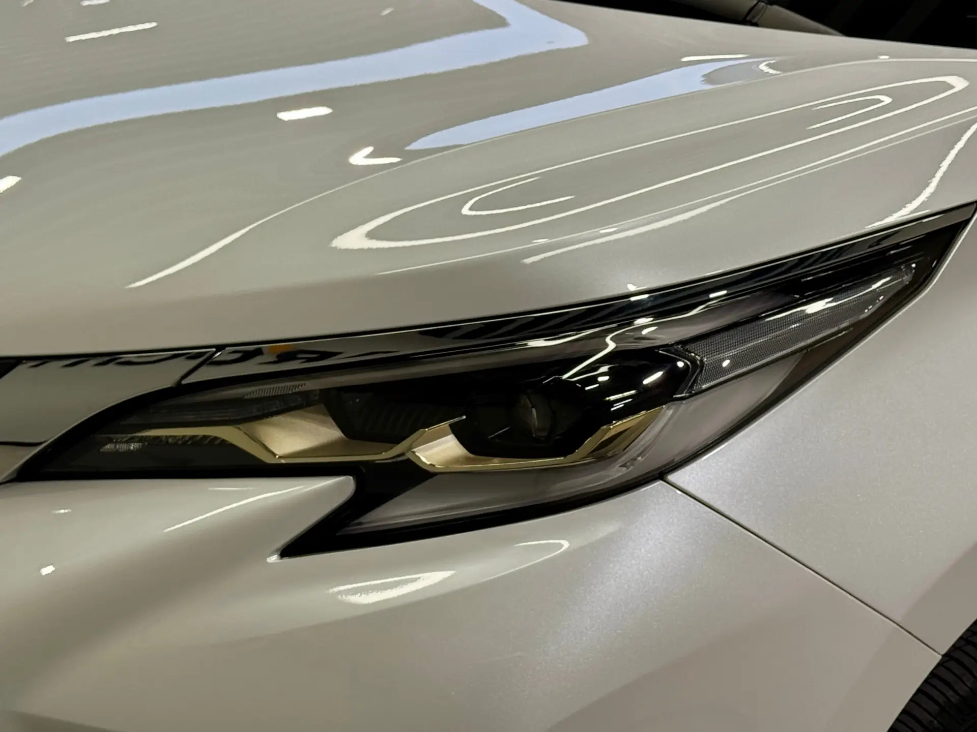 Toyota Granvia, 2025 8
