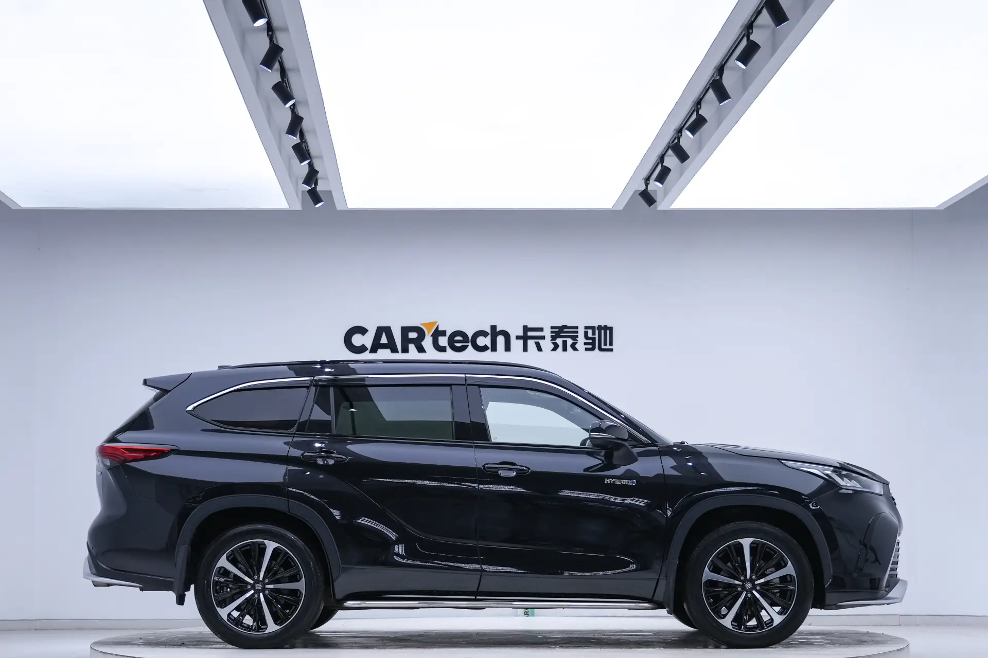 Toyota Crown, 2022 4