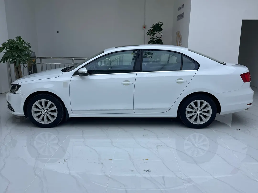 Volkswagen Sagitar, 2016 8