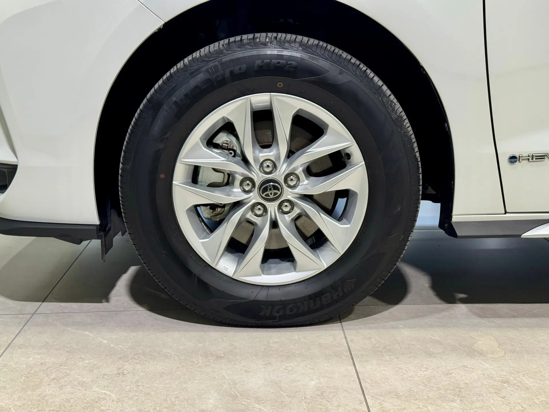 Toyota Granvia, 2025 10