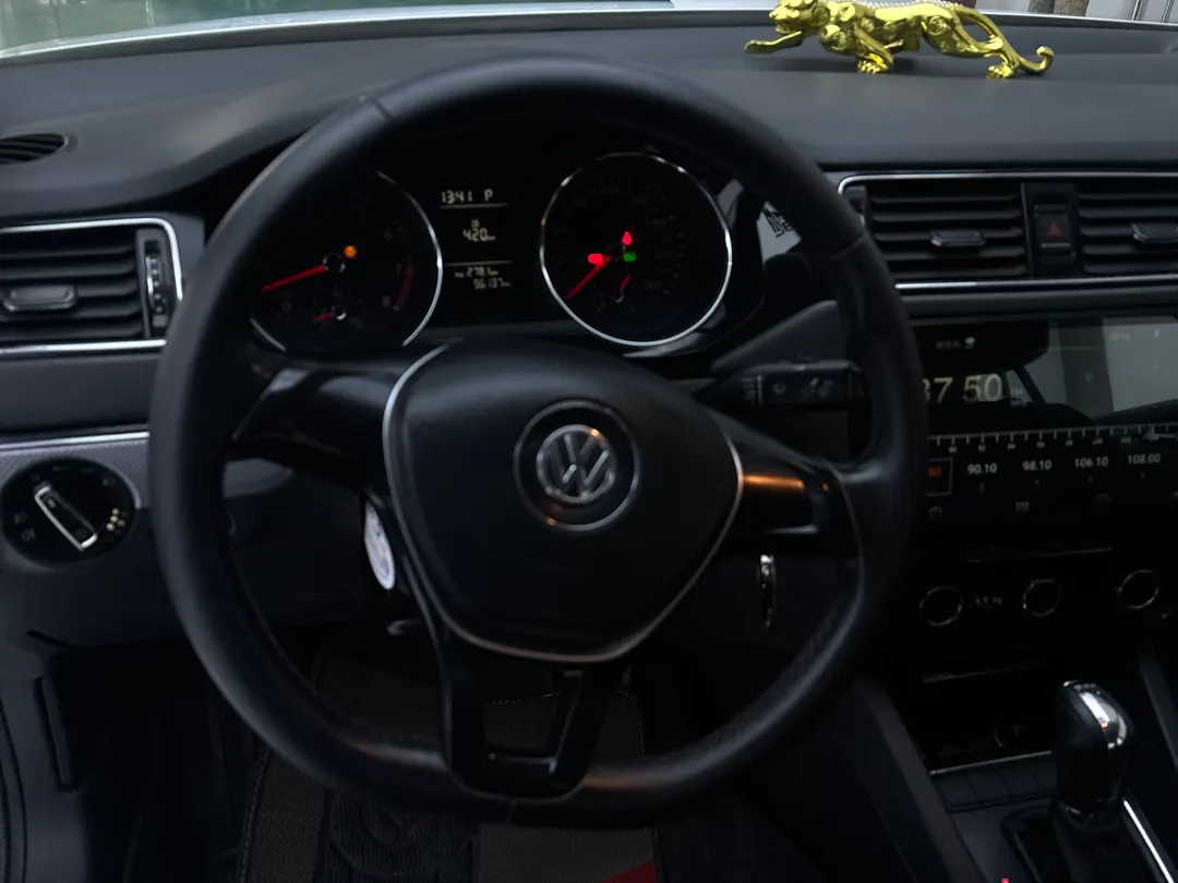Volkswagen Sagitar, 2016 20