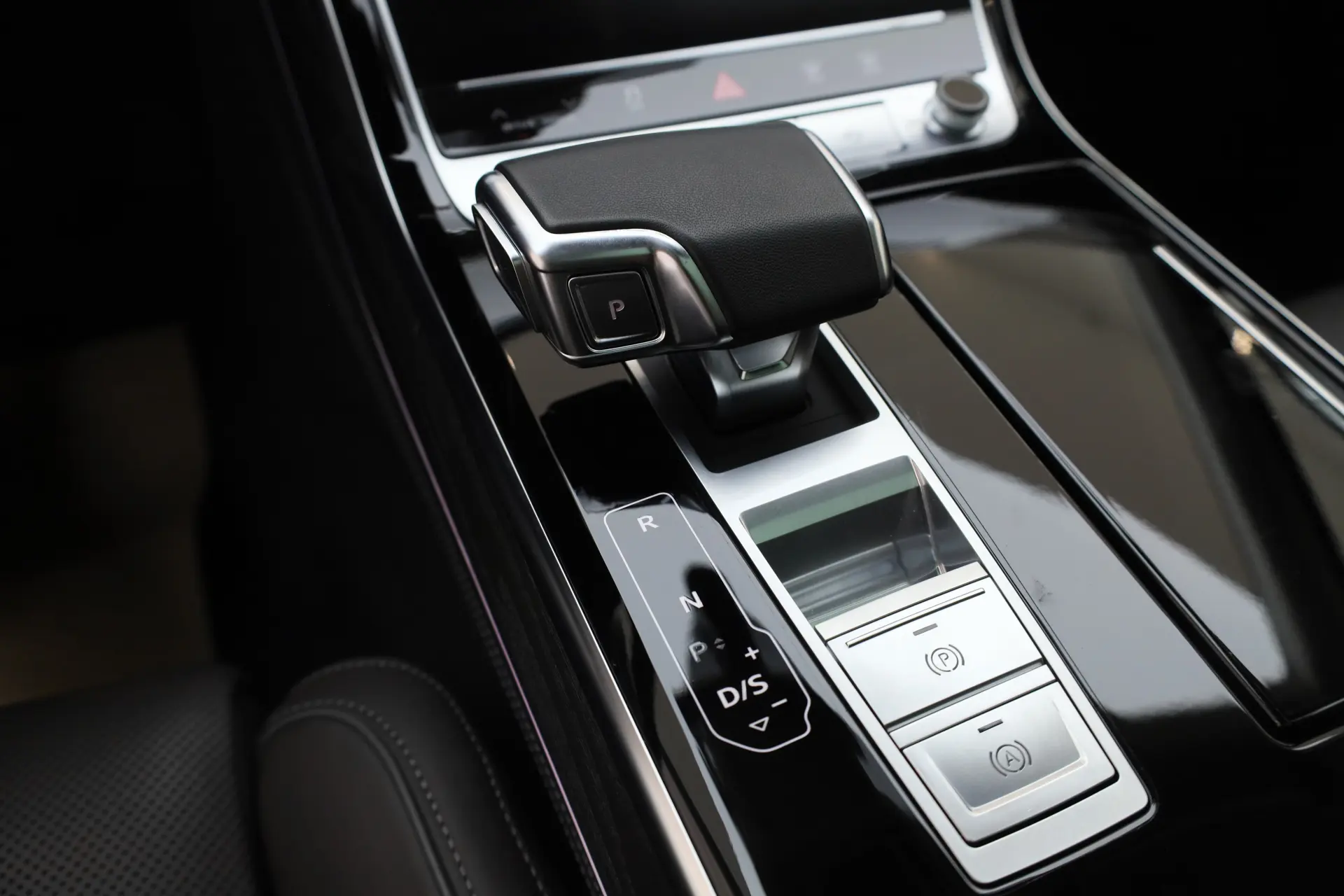 Audi A8L 50 TFSI, 2023 21