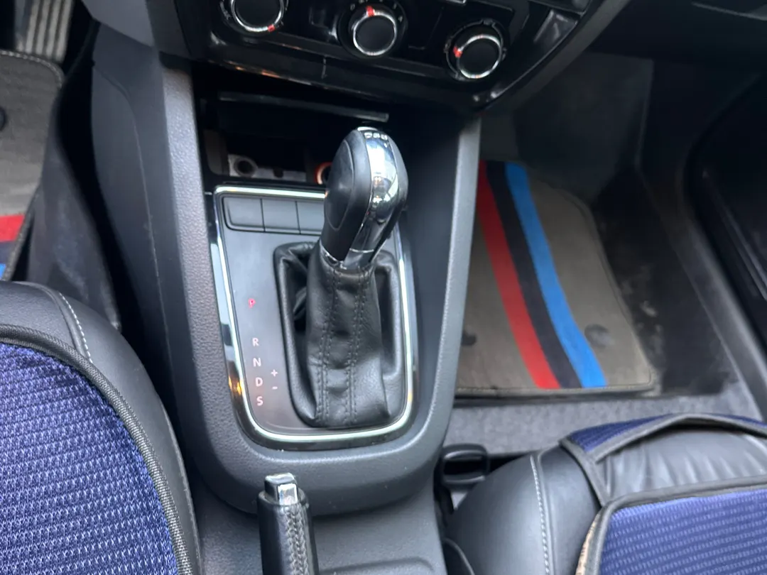 Volkswagen Sagitar, 2016 19