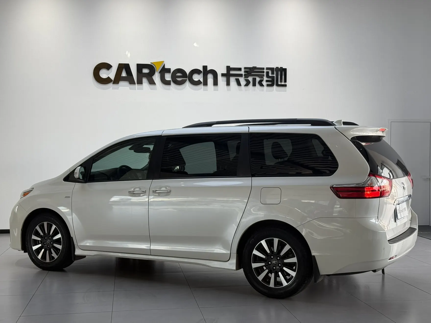 Toyota Sienna, 2019 4