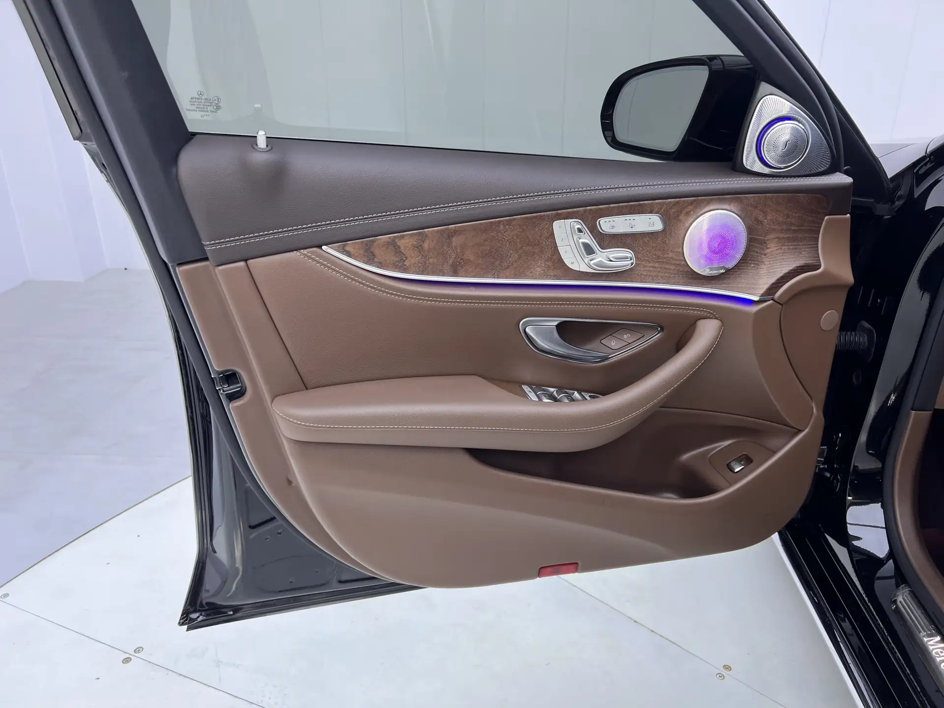 Mercedes-Benz E 300 L, 2023 17