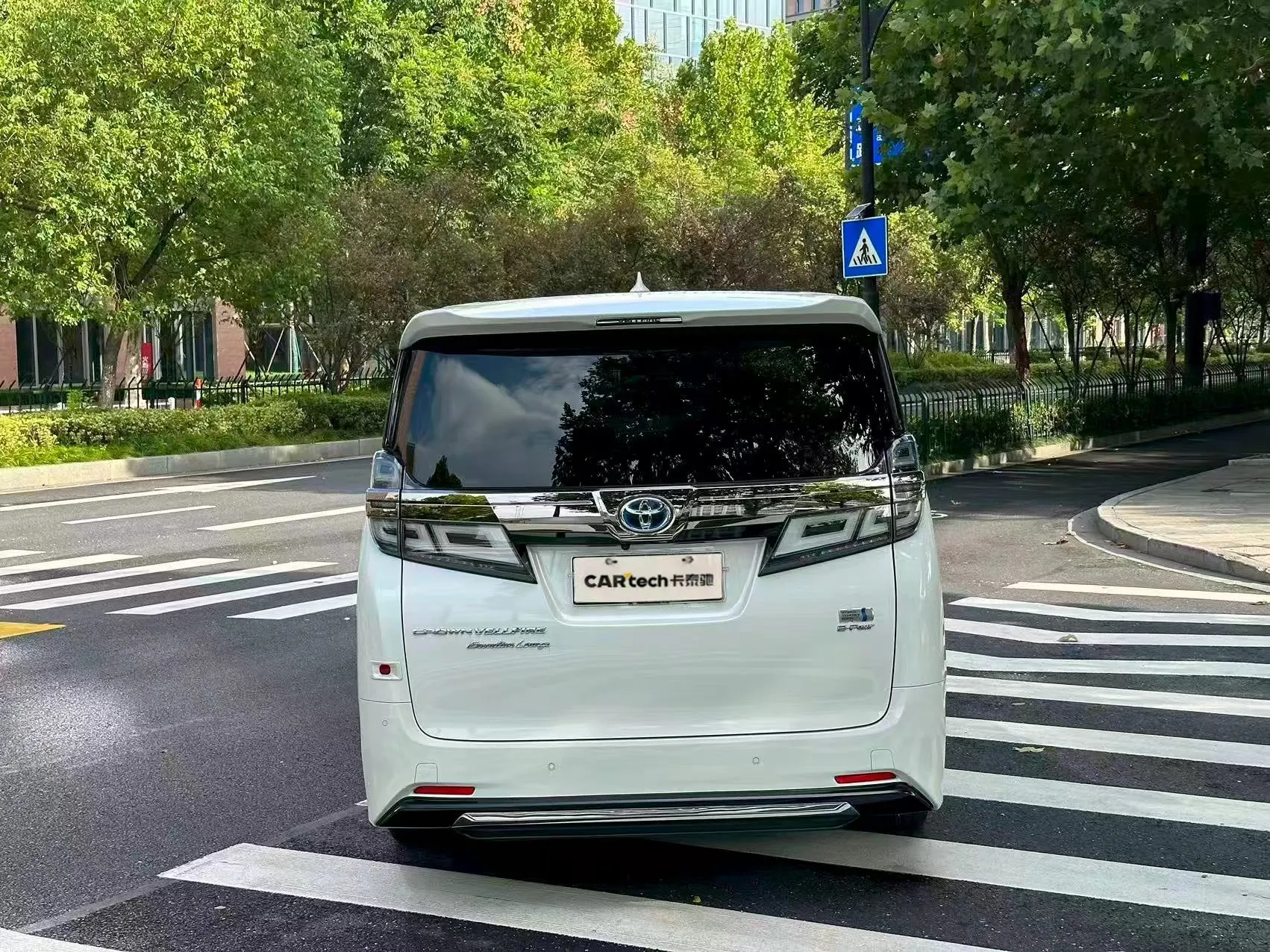 Toyota Vellfire, 2022 все фото