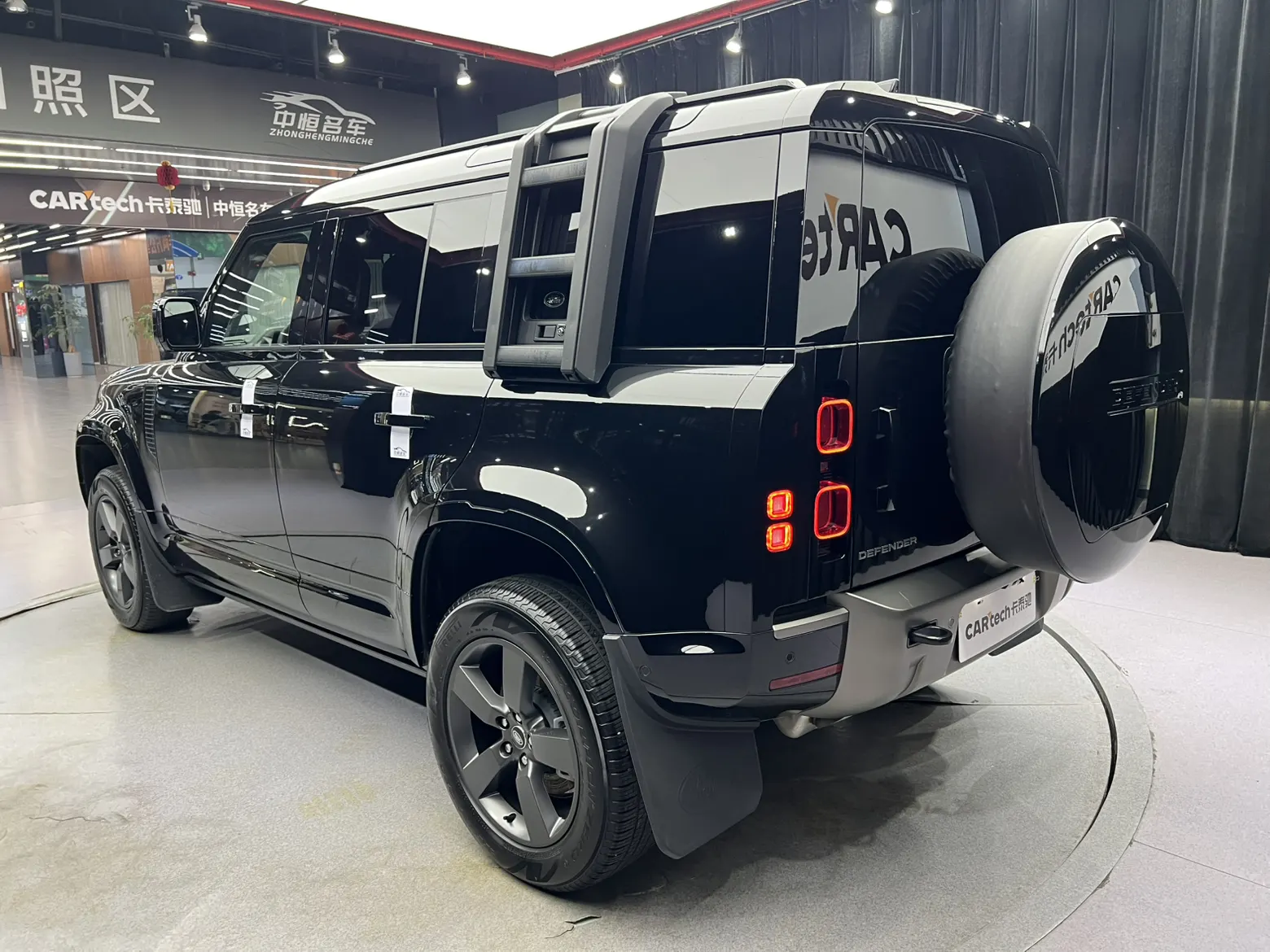 Land Rover Defender, 2024 11