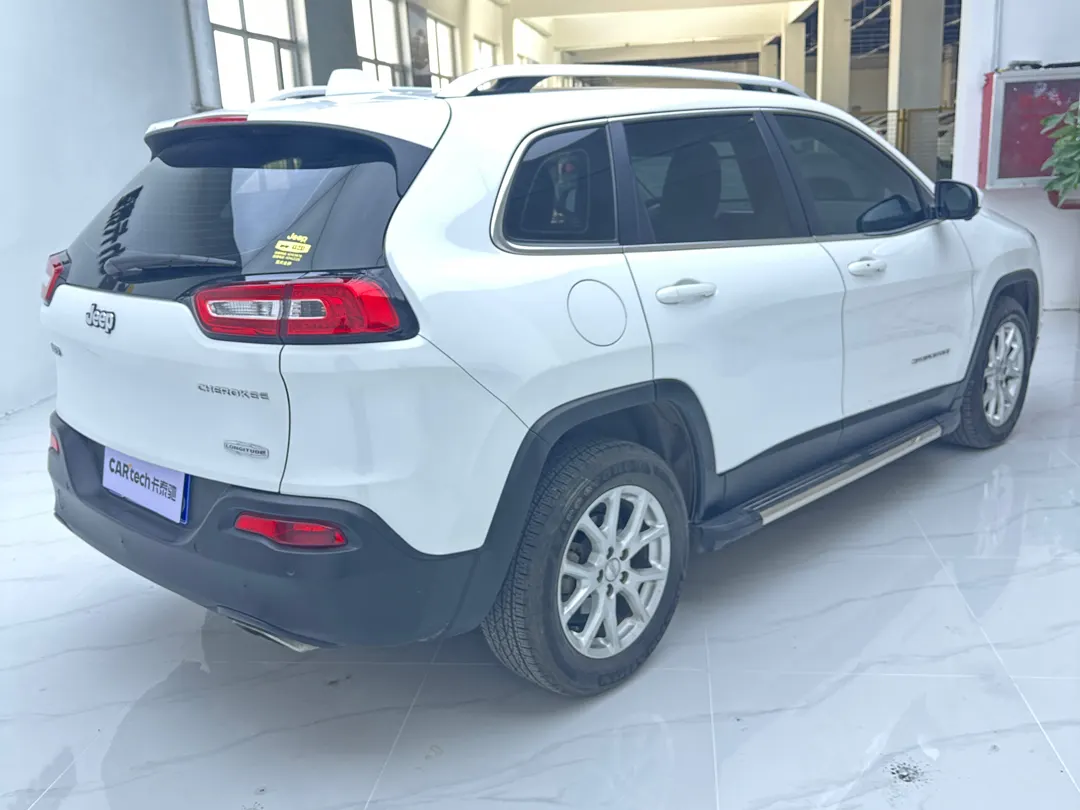 Jeep Cherokee, 2017 4