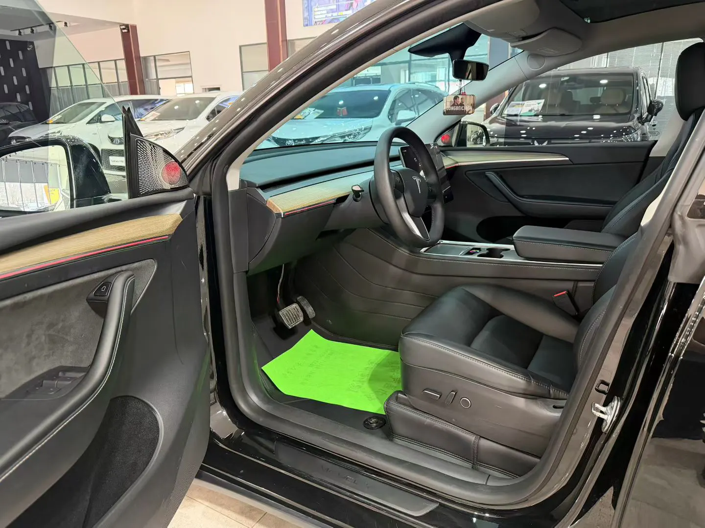Tesla Model Y, 2023 8