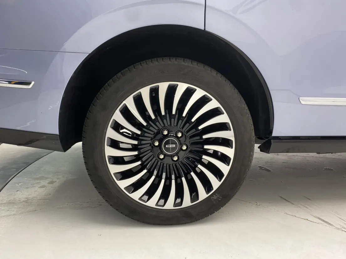 Lincoln Navigator, 2021 11