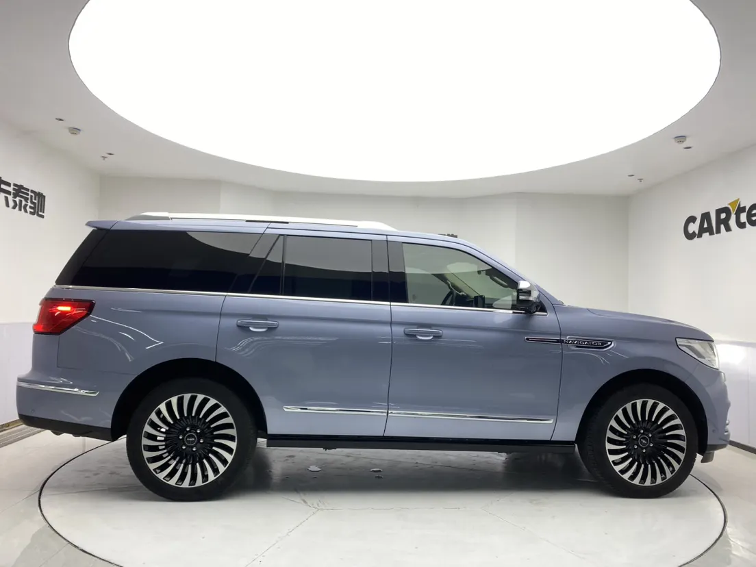 Lincoln Navigator, 2021 4