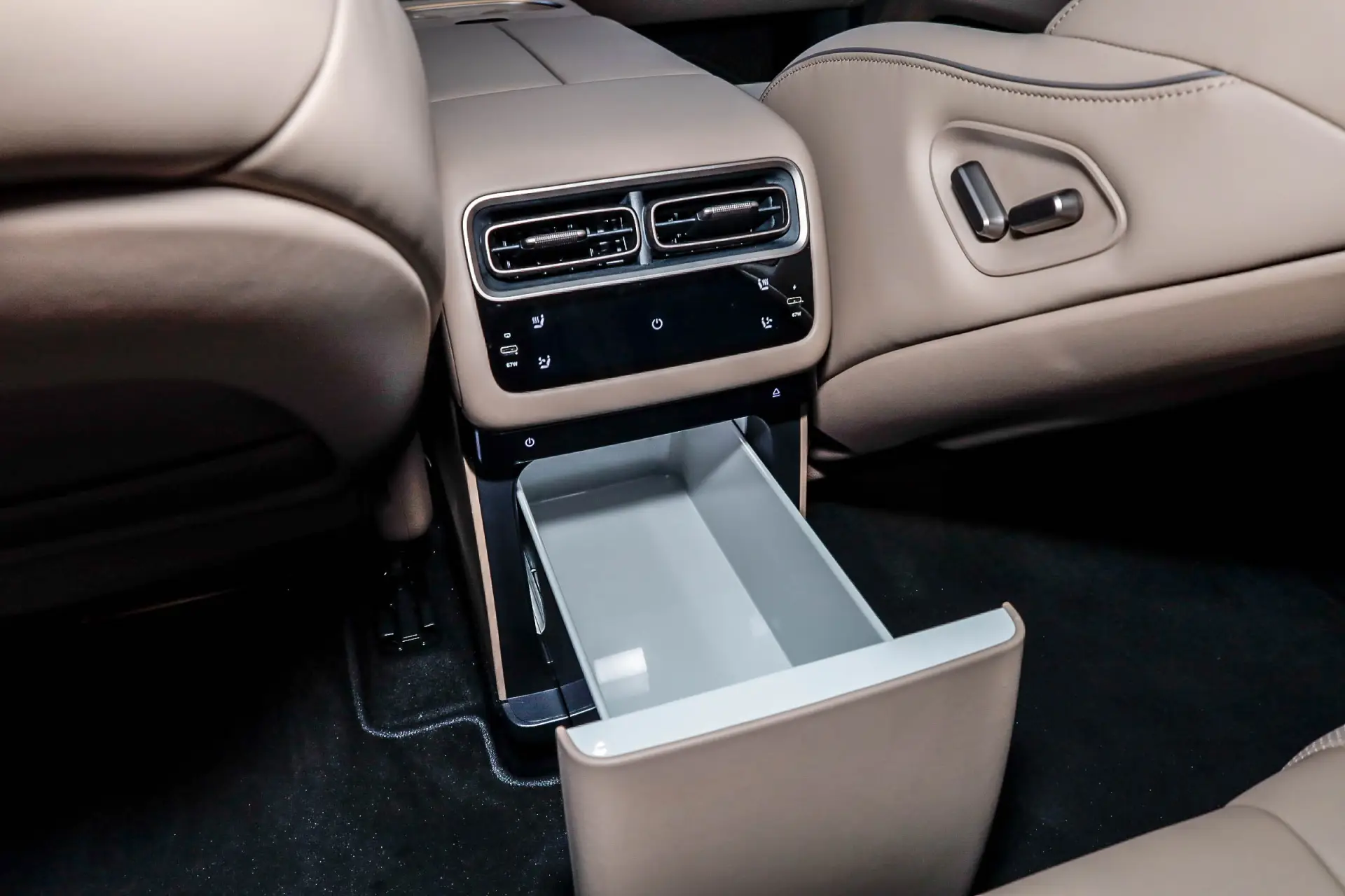 Li Auto i6, 2025 21