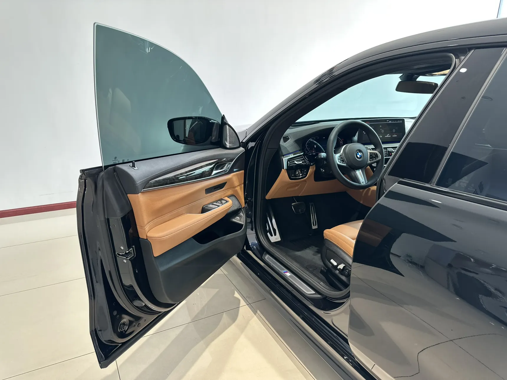 BMW 6GT, 2024 15