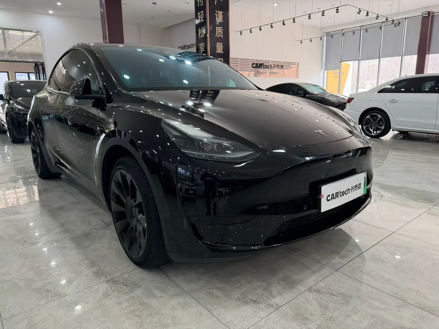 Tesla Model Y, 2023 2