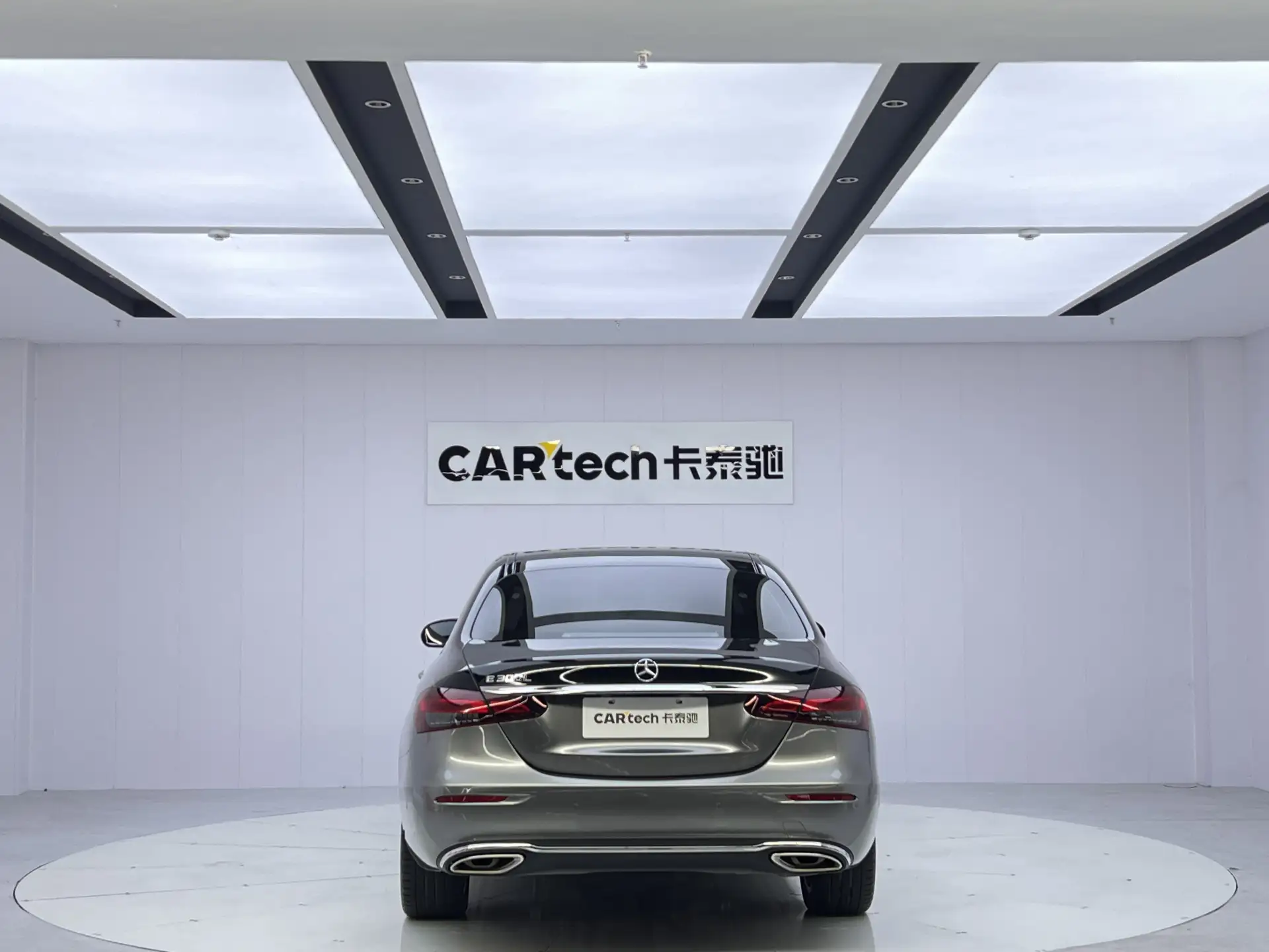 Mercedes-Benz E 300 L, 2023 13